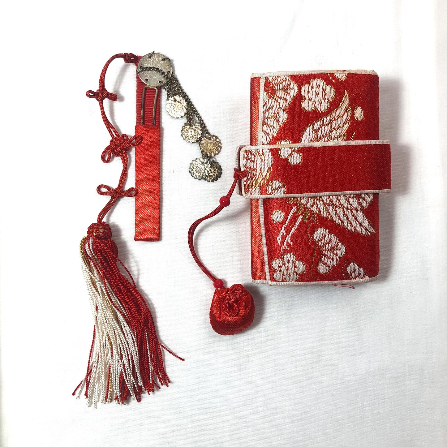 Vintage Japanese set for girls - mirror pouch and a decorative pin