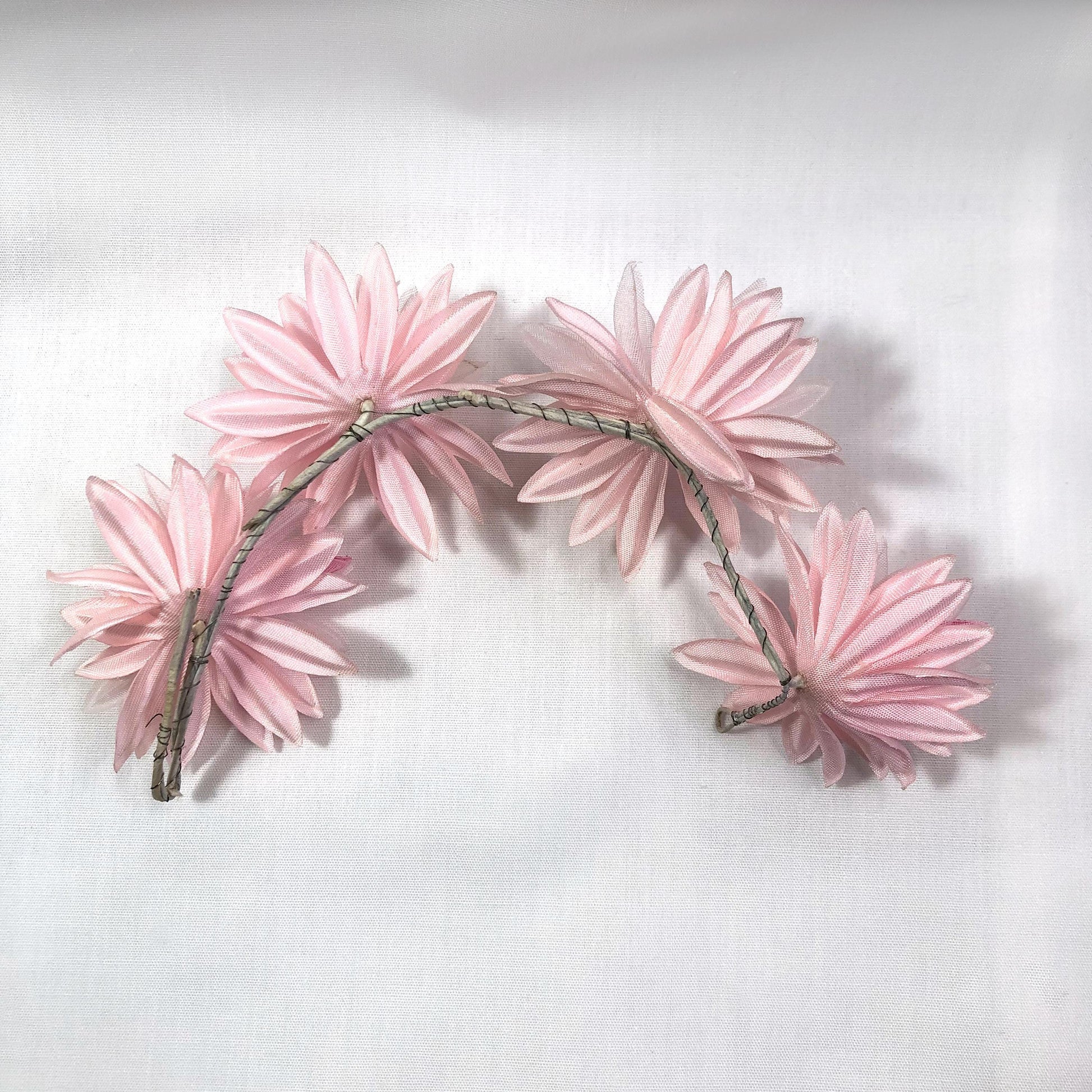 Elegant kanzashi set - Japanese hair accessory and a foldable fan