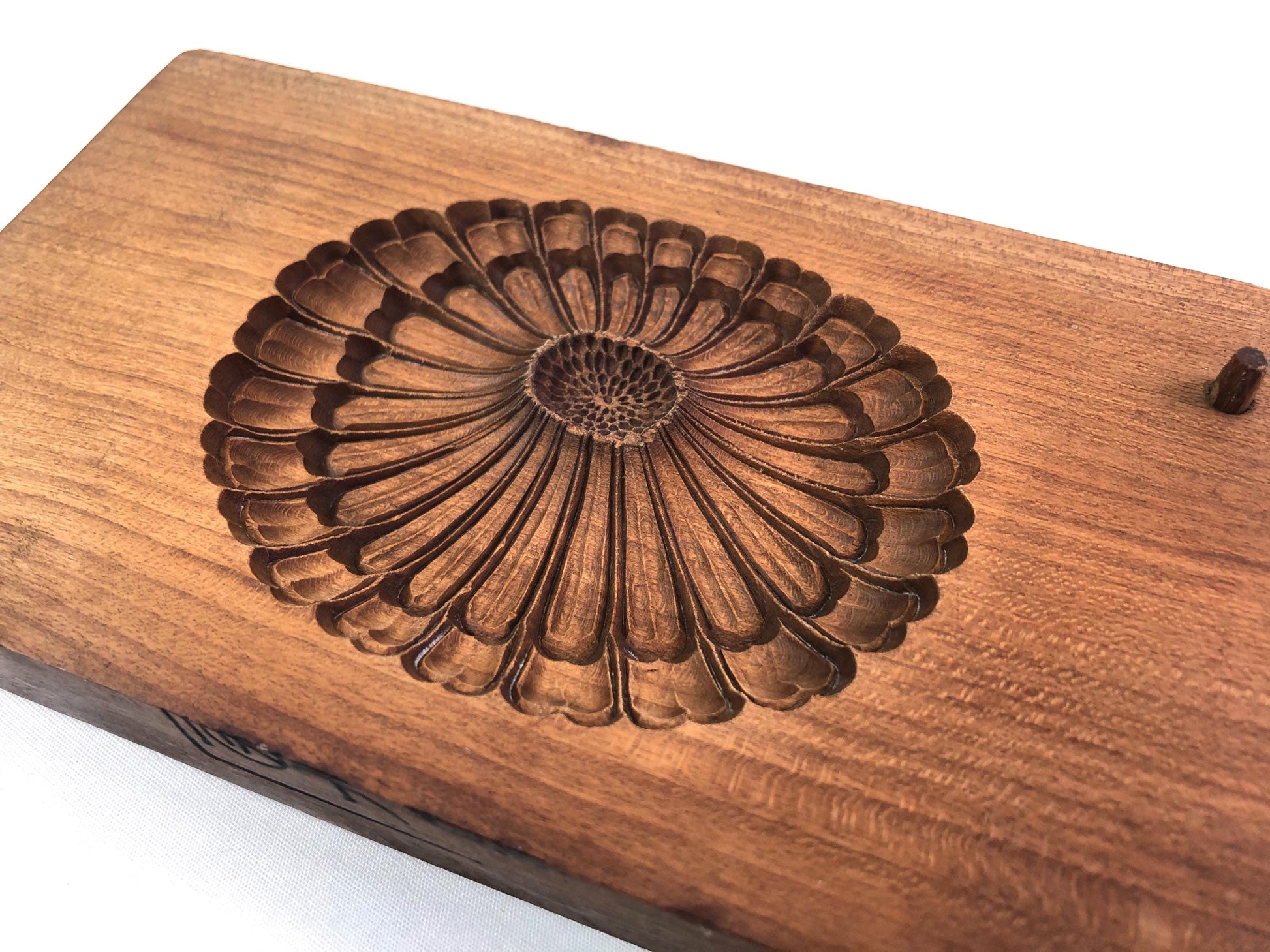 Vintage Japanese wagashi press mold - chrysanthemum flower