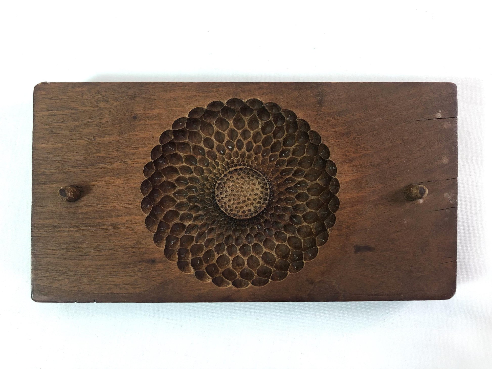 Vintage Japanese wagashi press mold - dahlia flower