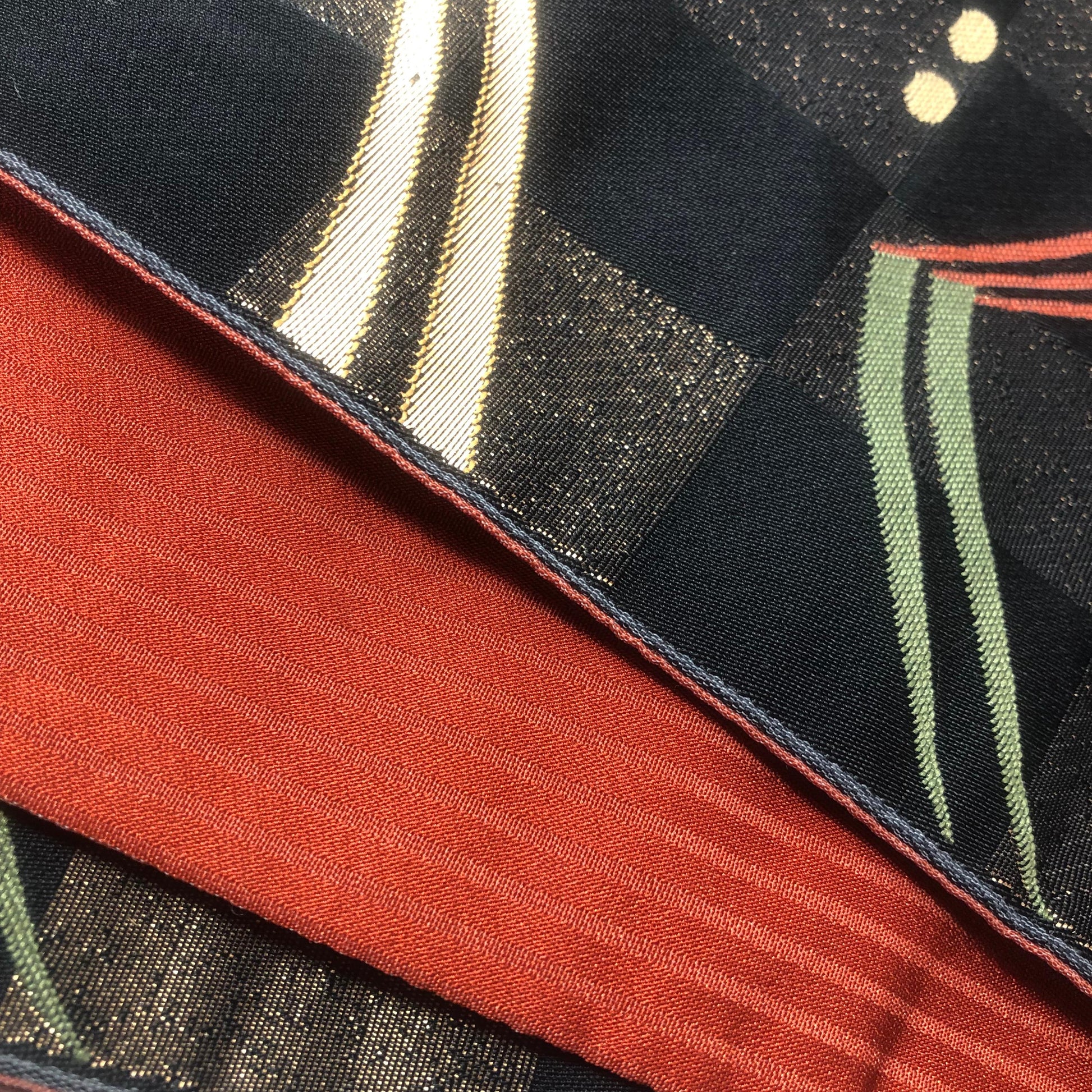 Reversible Japanese hanhaba obi - black and red with abstract pattern