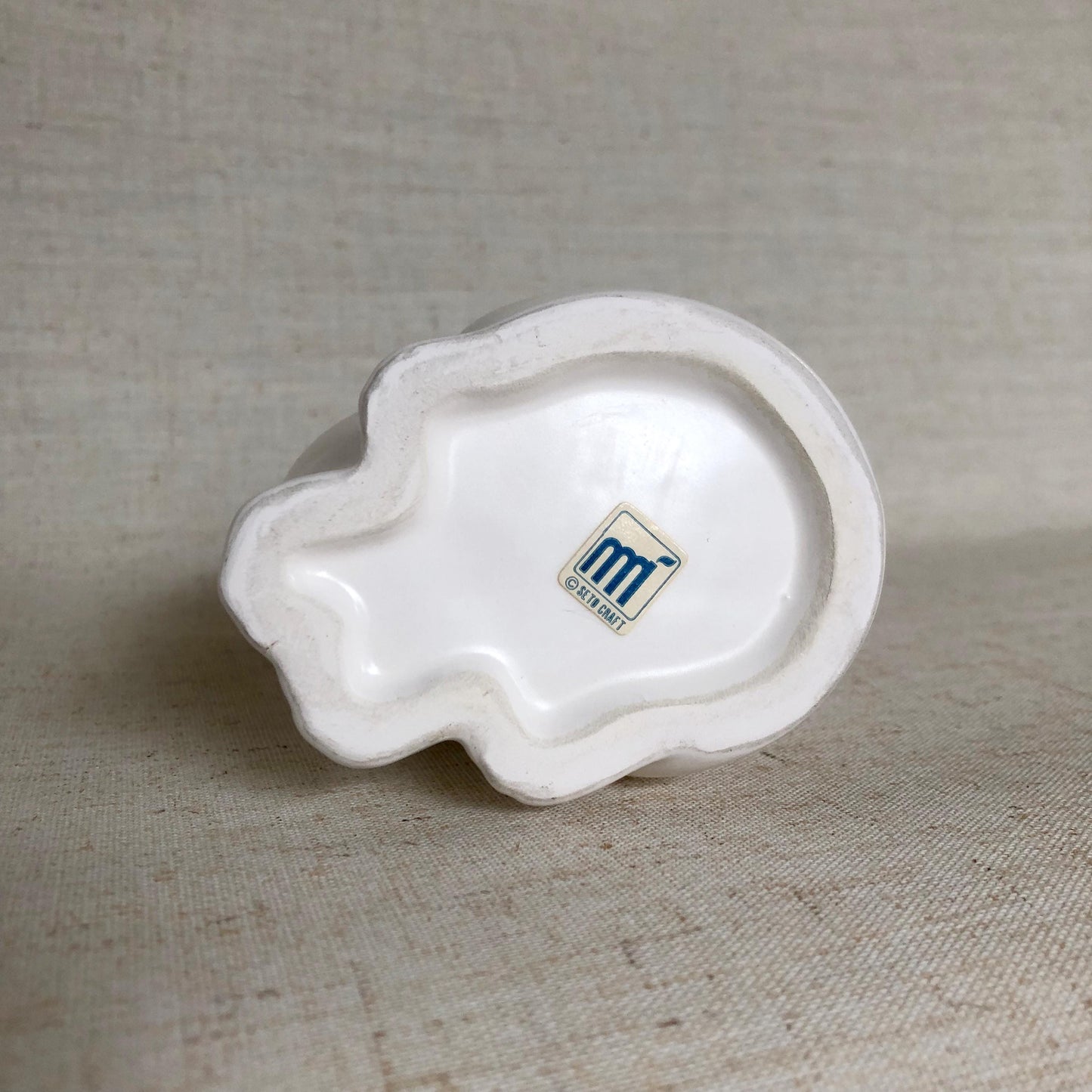 Cute Japanese single bud vase - white cat