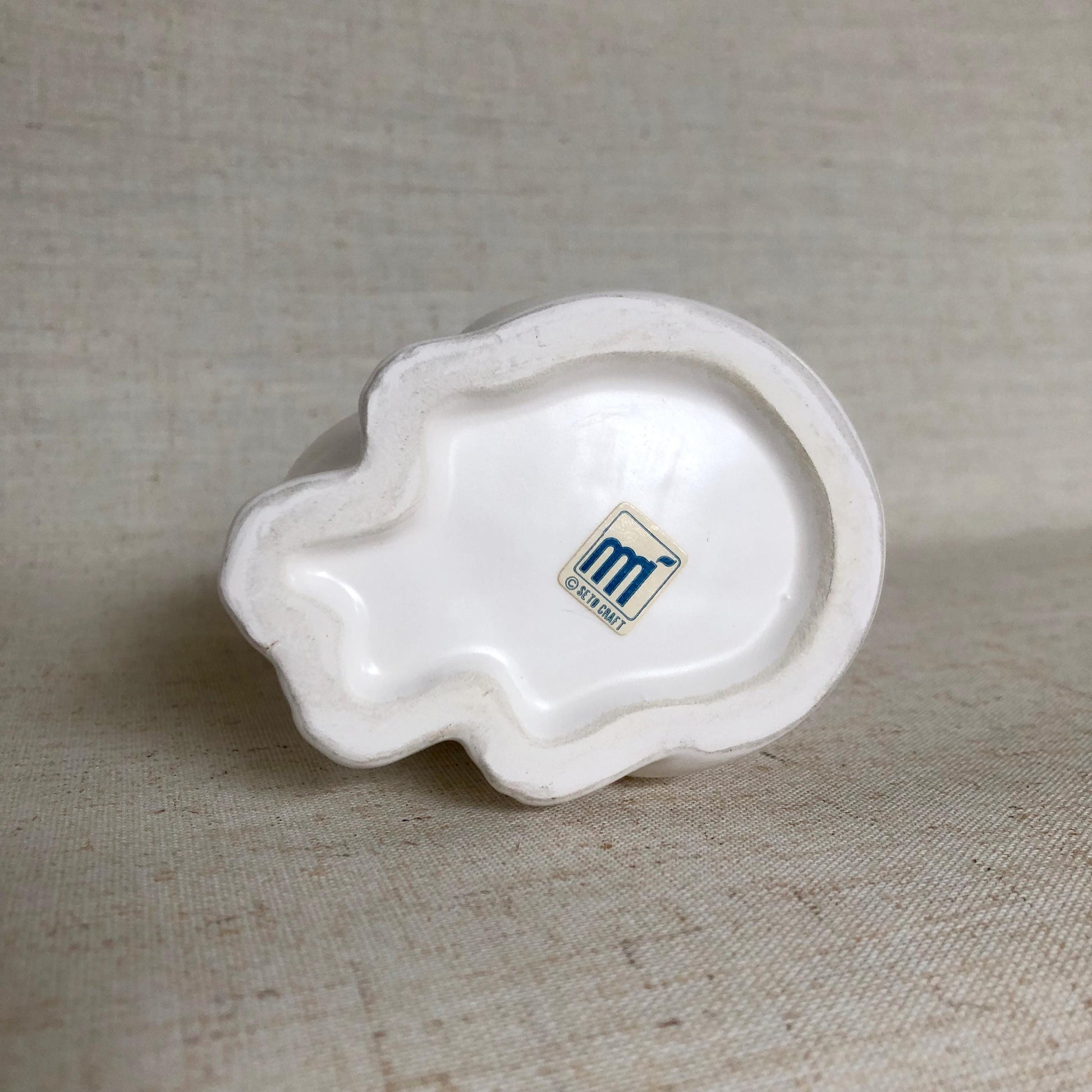 Cute Japanese single bud vase - white cat