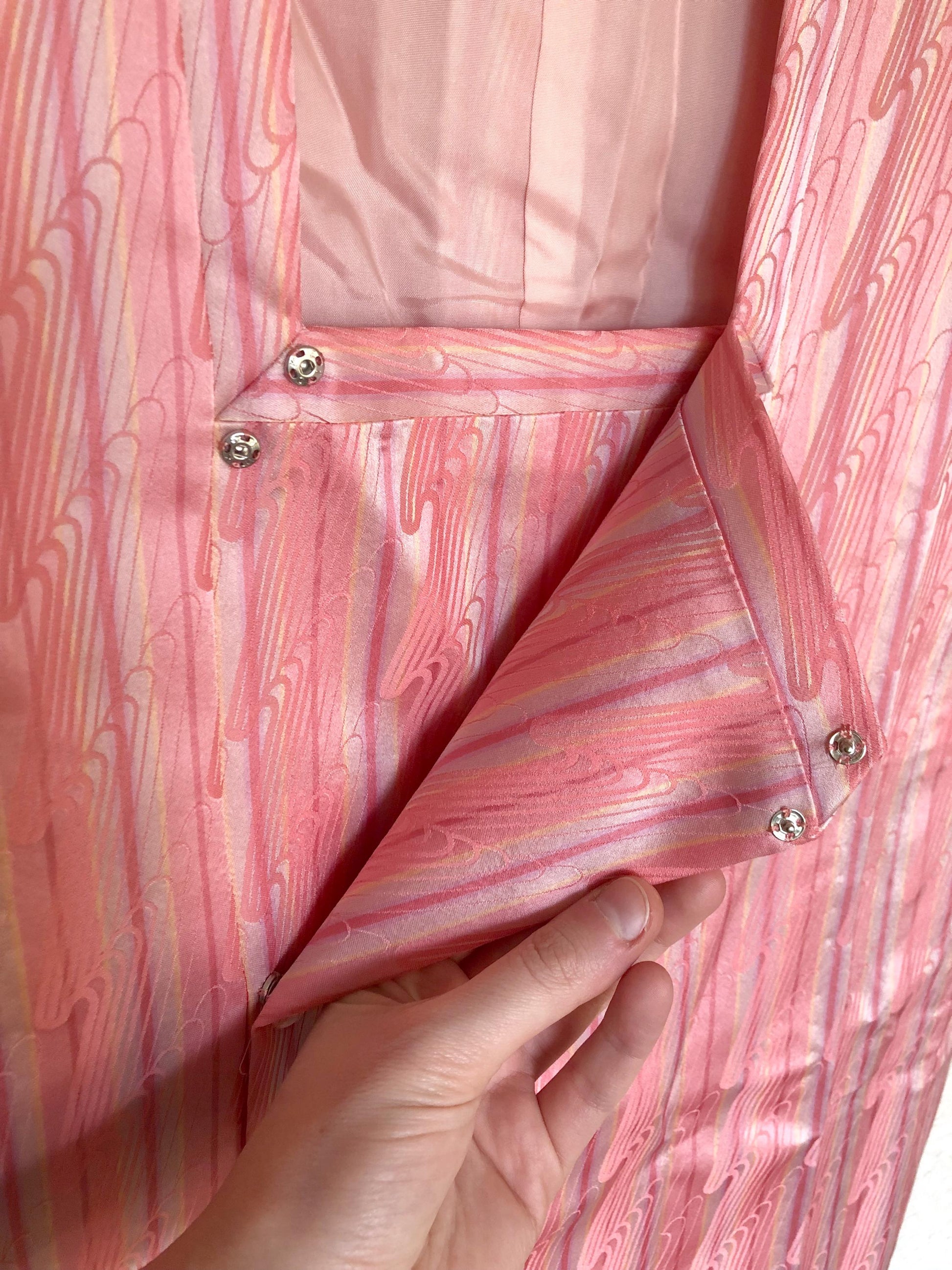 Traditional Japanese long kimono coat - cute light pink