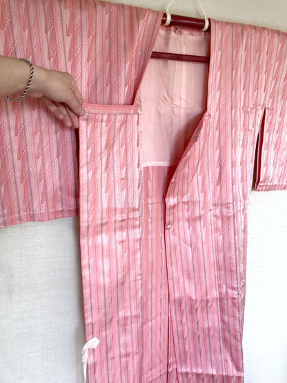 Traditional Japanese long kimono coat - cute light pink