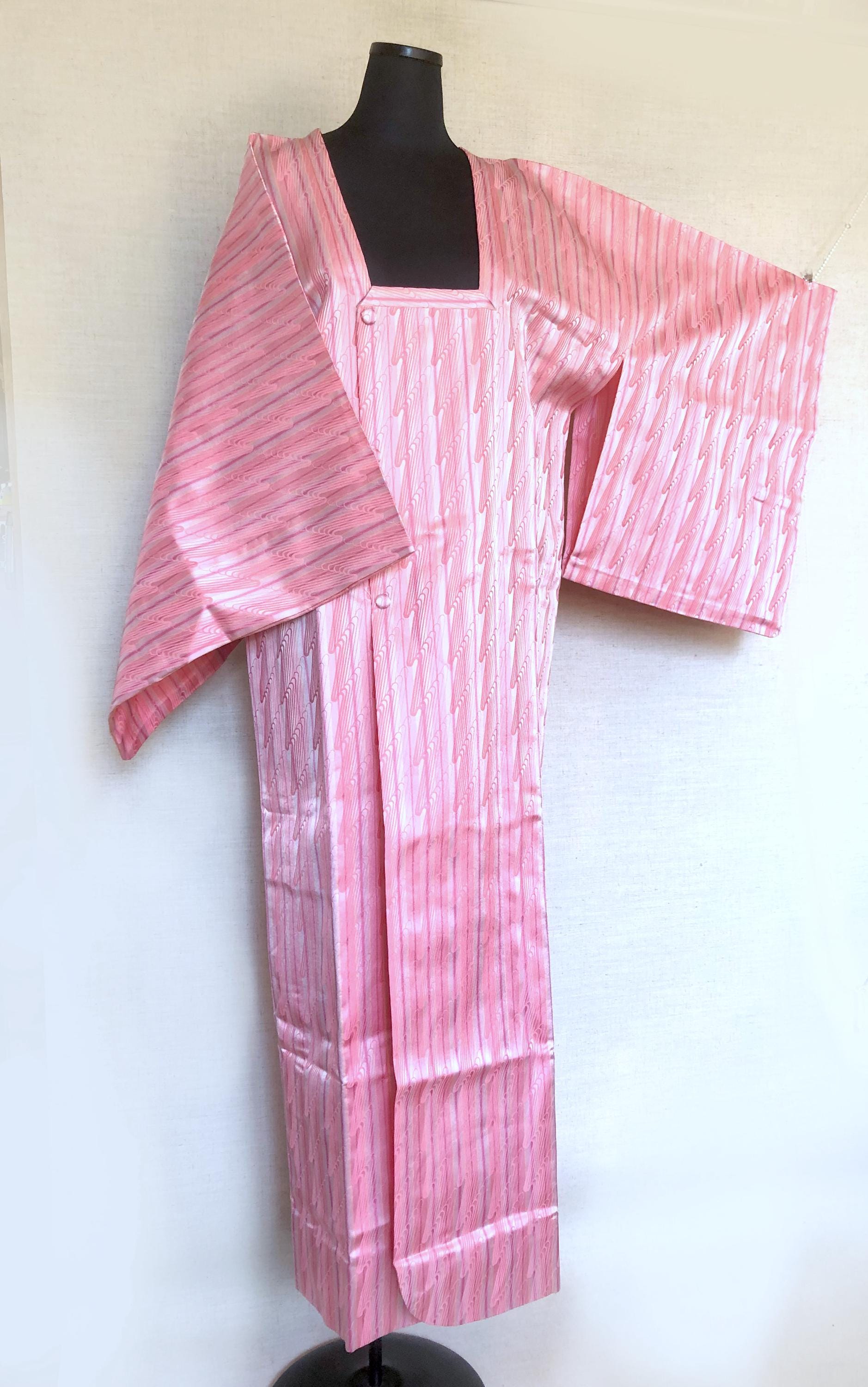 Traditional Japanese long kimono coat - cute light pink