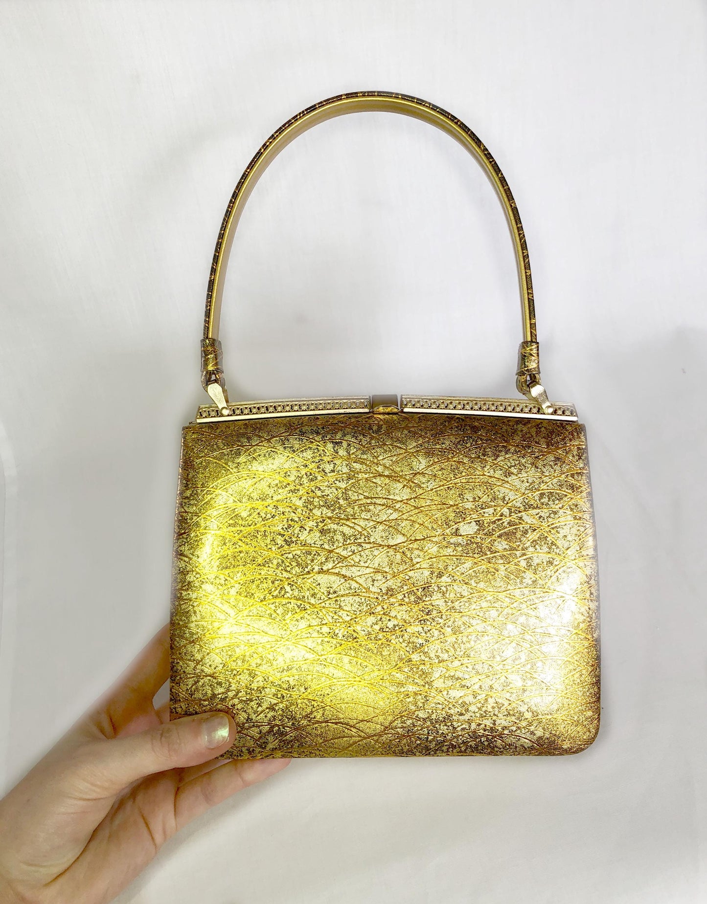 Vintage kimono handbag - golden patent leather with traditional motif