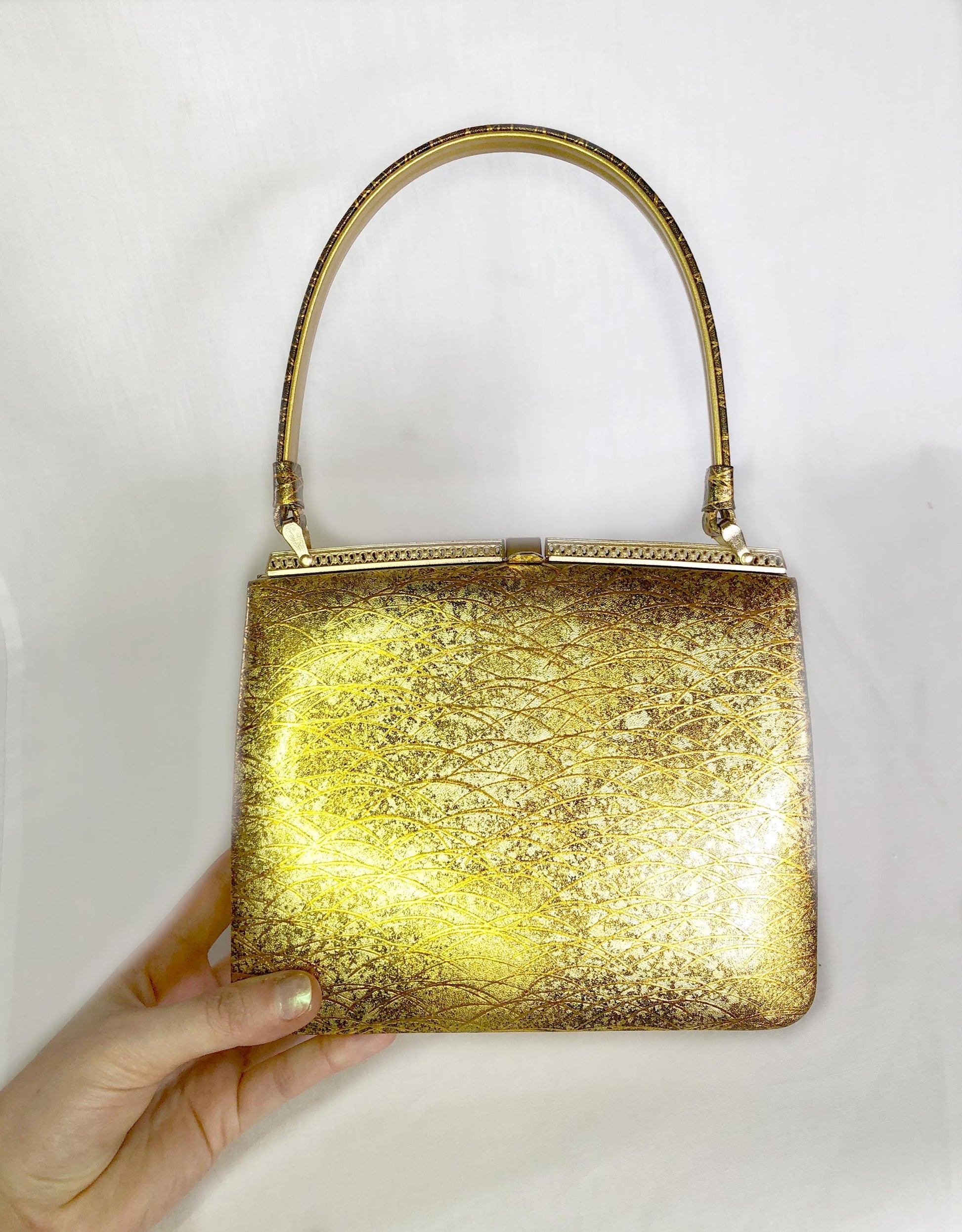 Vintage kimono handbag - golden patent leather with traditional motif