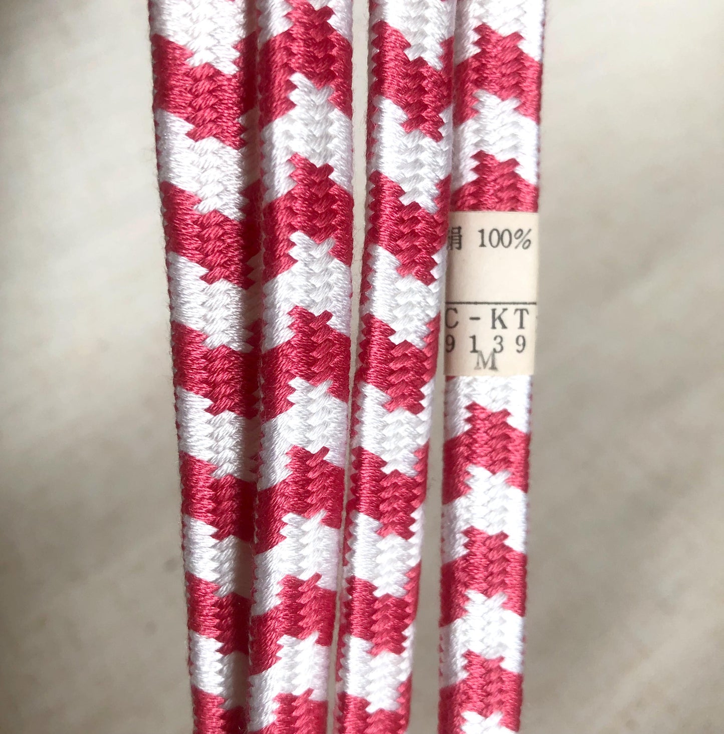 Vibrant silk obijime - thin belt with tassels - dark pink and white hound tooth