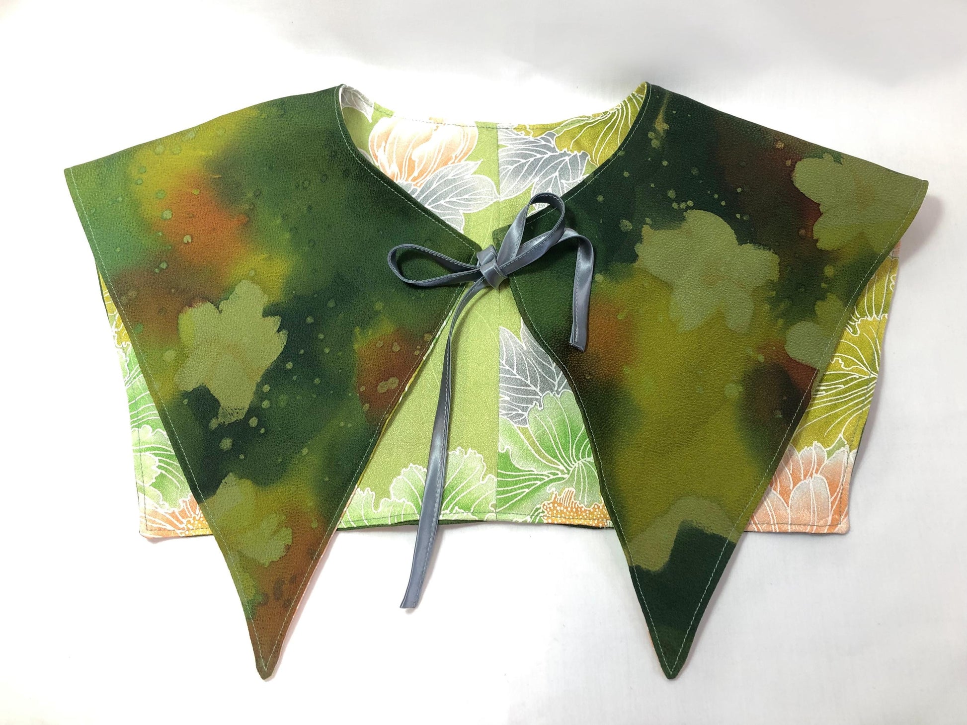 Handmade reversible sailor collar - kimono remake - green florals