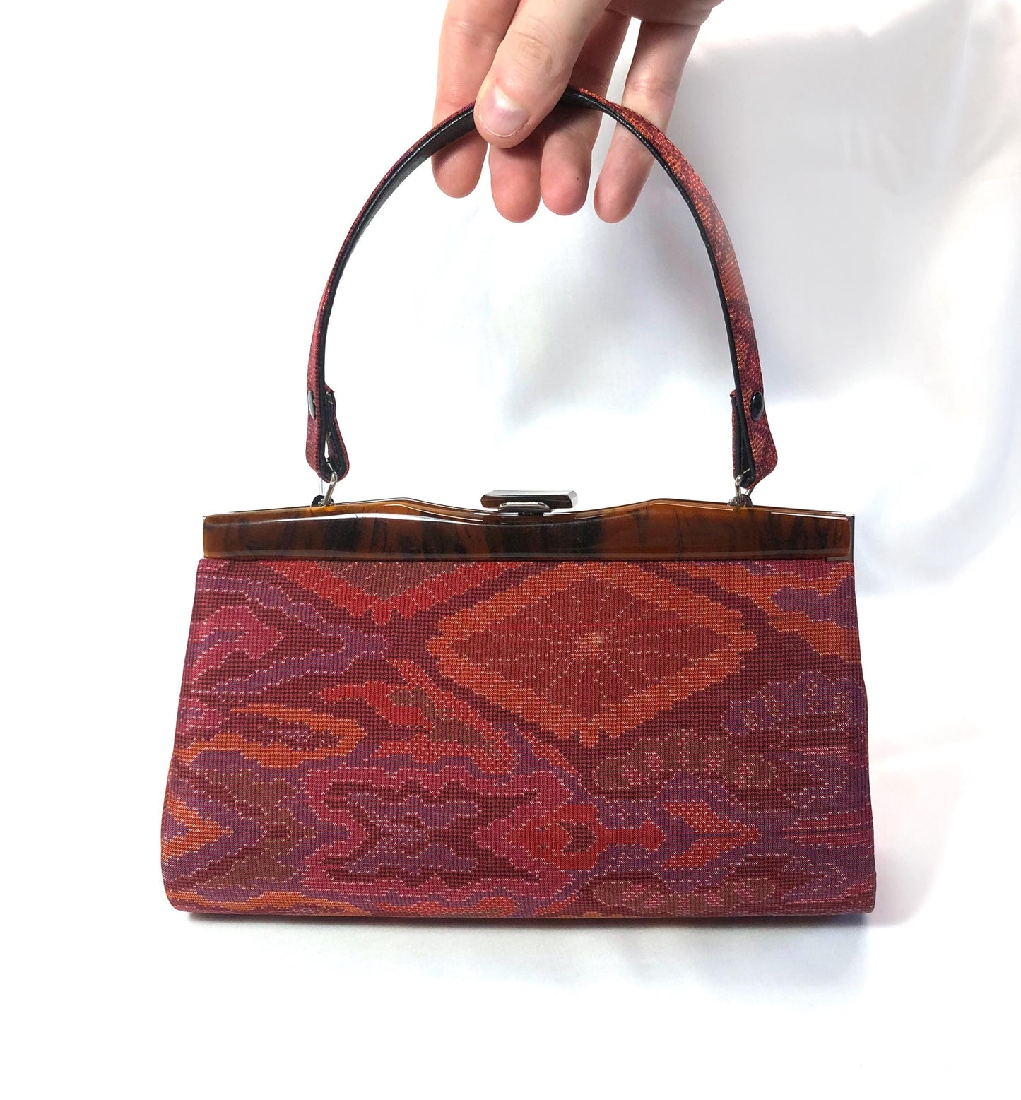 Vintage kimono handbag Ooshima tsumugi - red silk taffeta with abstract pattern