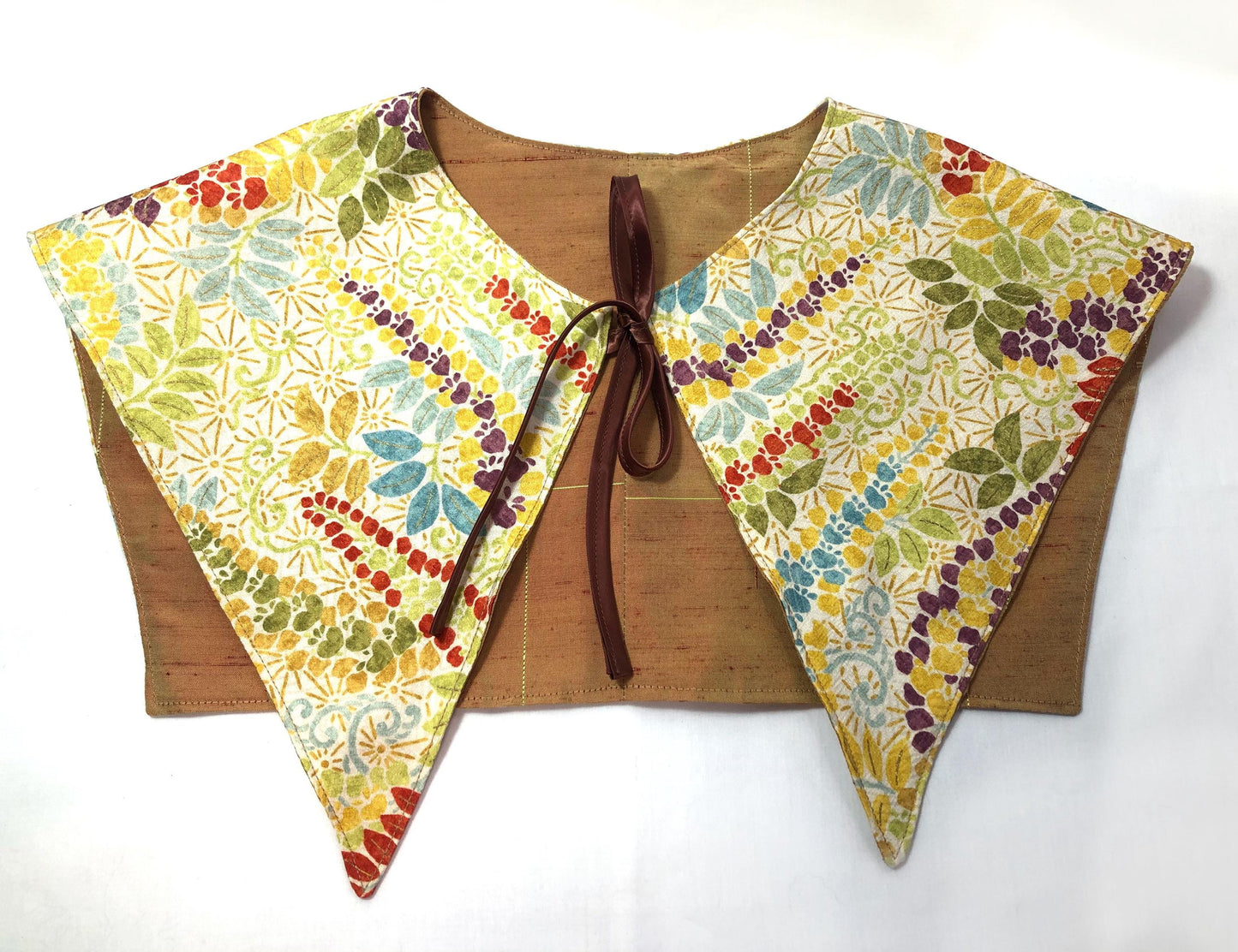 Handmade reversible sailor collar - kimono remake - yellow taffeta and wisteria flowers