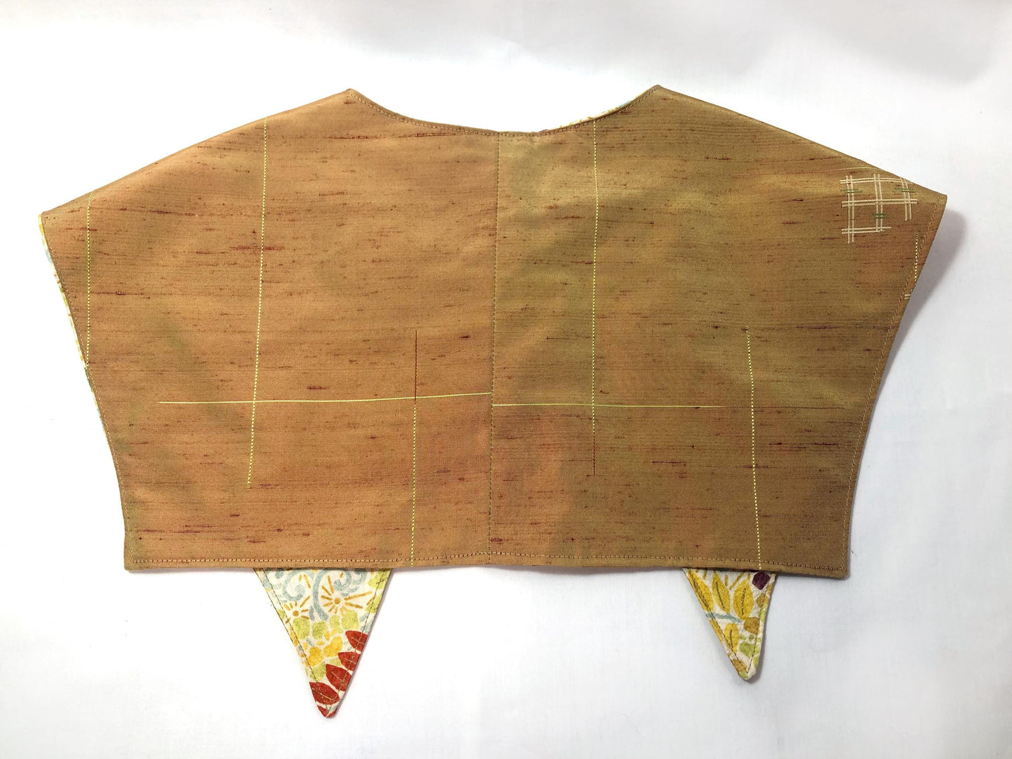 Handmade reversible sailor collar - kimono remake - yellow taffeta and wisteria flowers