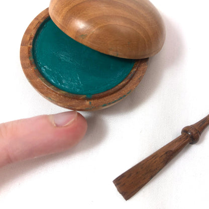 Japanese stamp in a wooden box - green