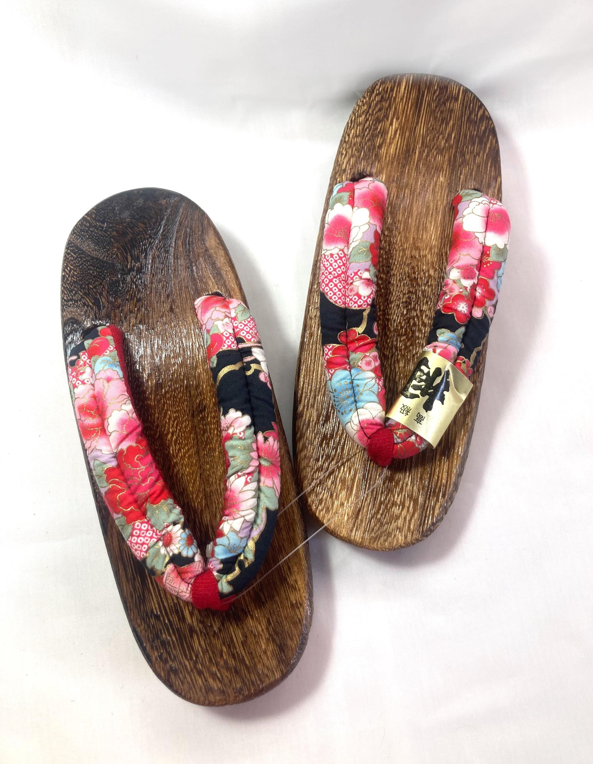 Casual wooden geta - traditional Japanese shoes with colorful straps