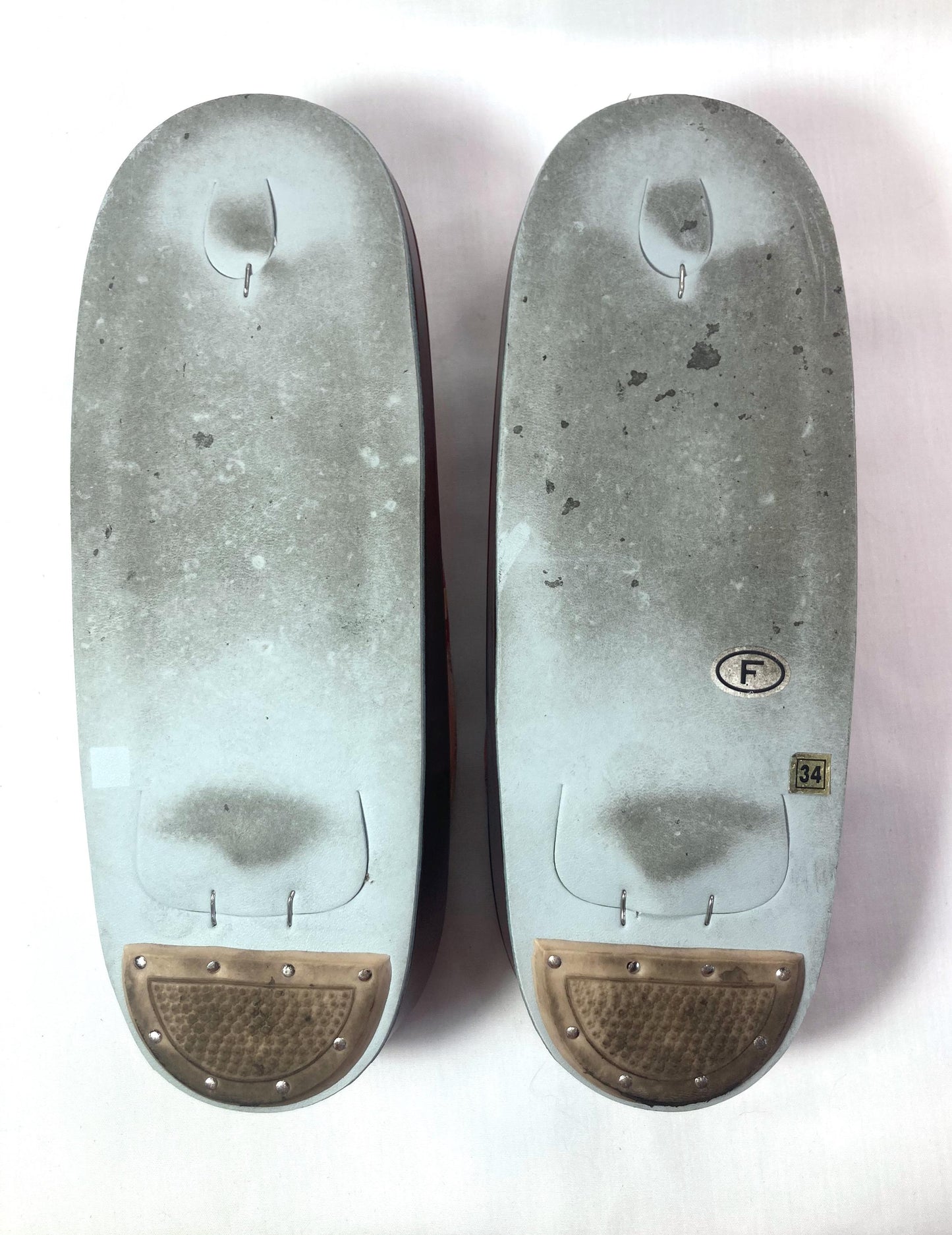 Vintage Japanese Zori Sandals: Red Sakura Pattern, Size US 6-6.5