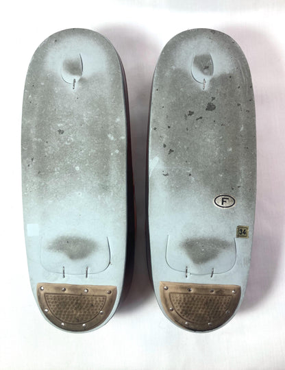 Vintage Japanese Zori Sandals: Red Sakura Pattern, Size US 6-6.5