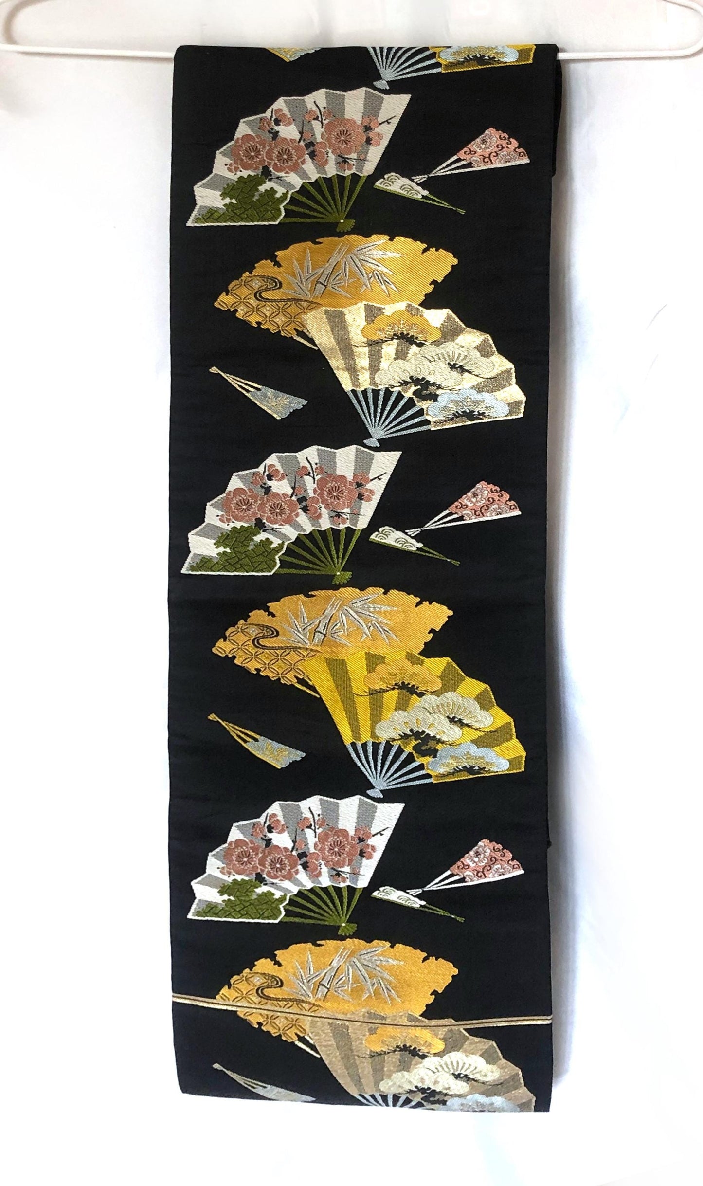 Vintage Nagoya obi - paper fans with "shochikubai" pattern