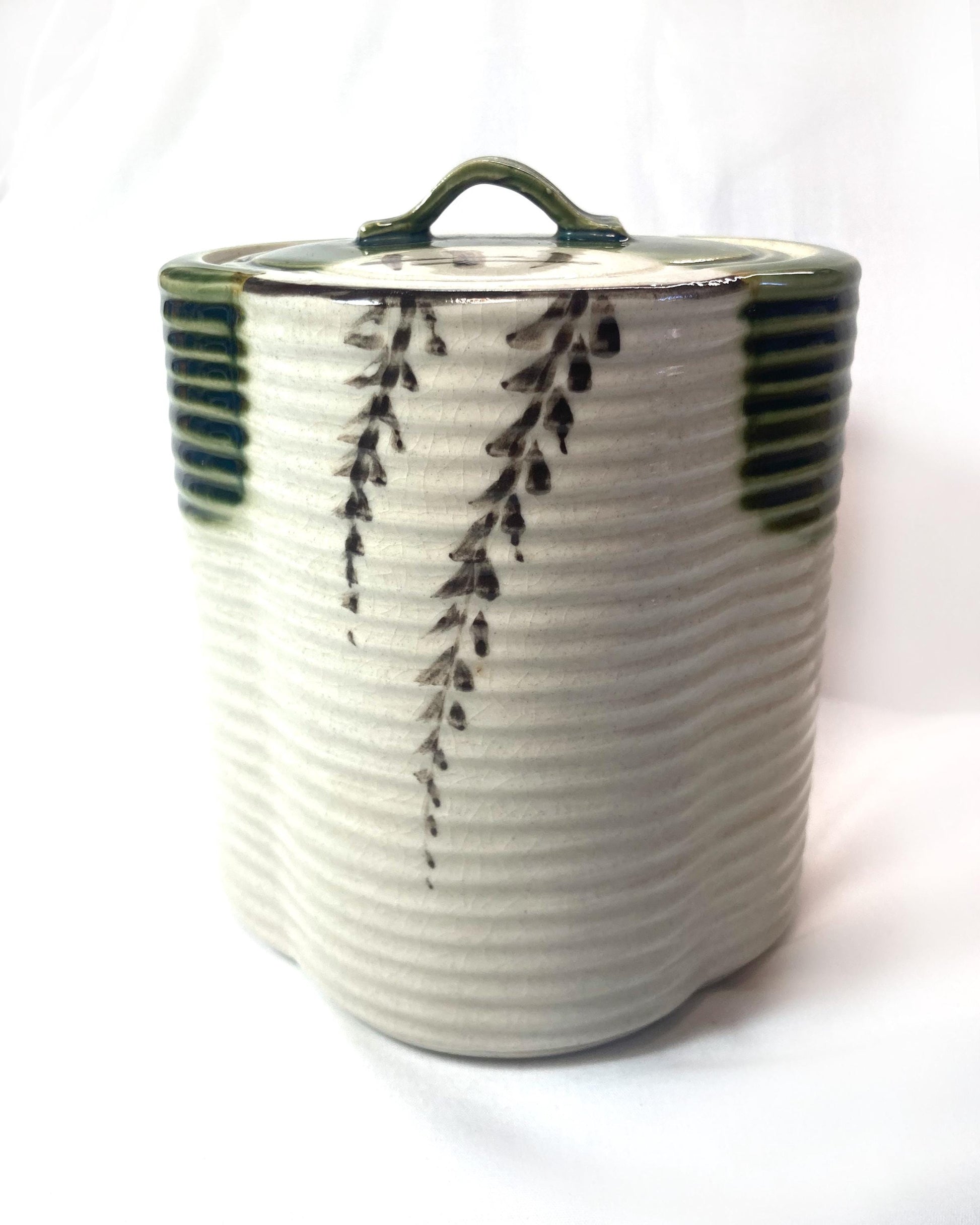 Mizusashi - water jar for tea ceremony - flower-shaped green and white jar