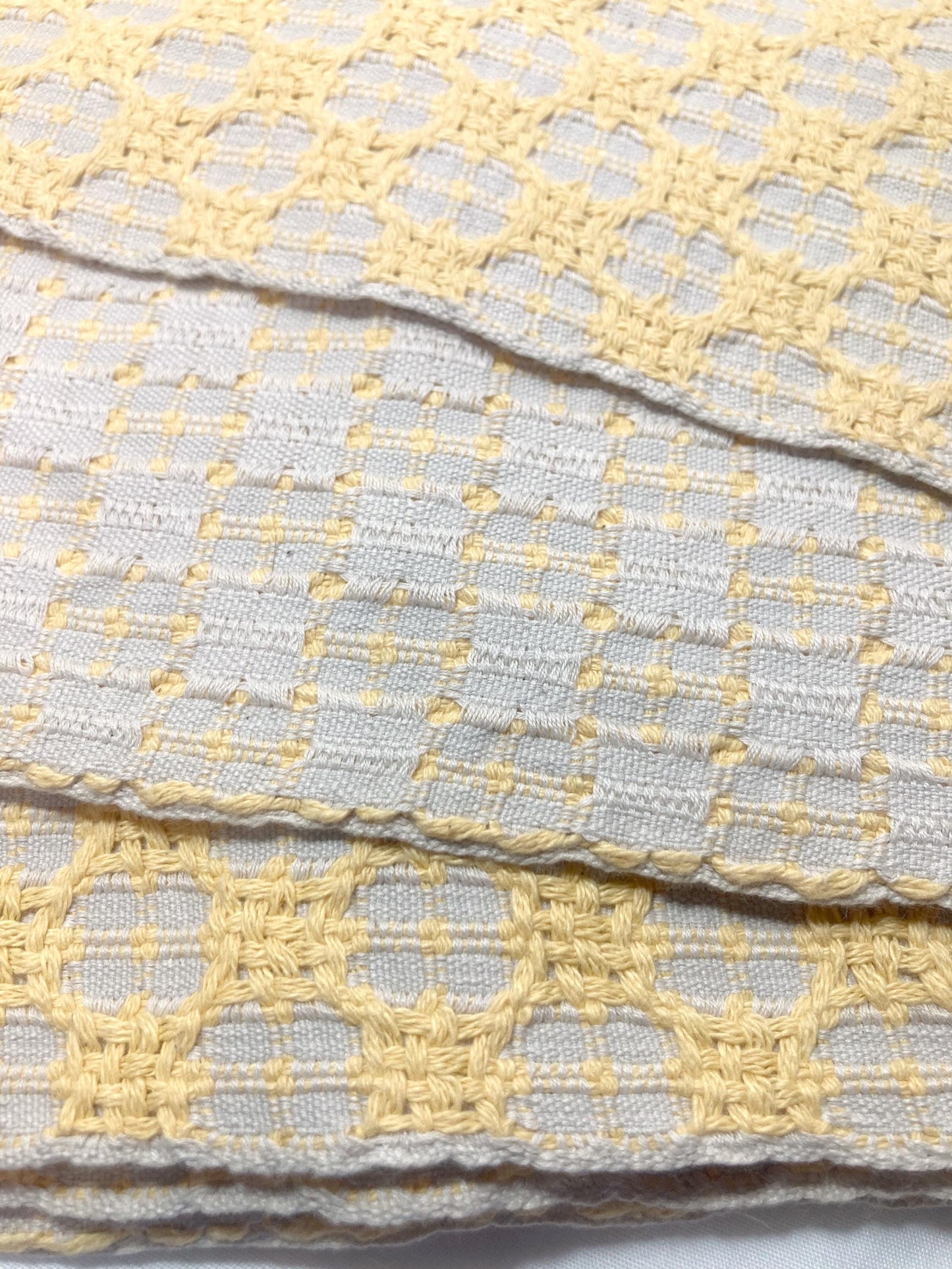 Casual Japanese hanhaba obi - light beige and yellow mesh pattern