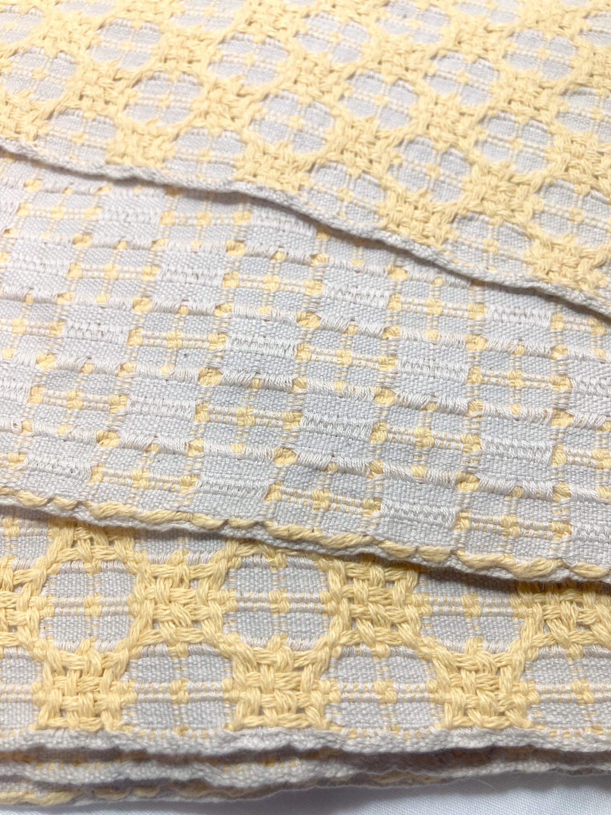 Casual Japanese hanhaba obi - light beige and yellow mesh pattern