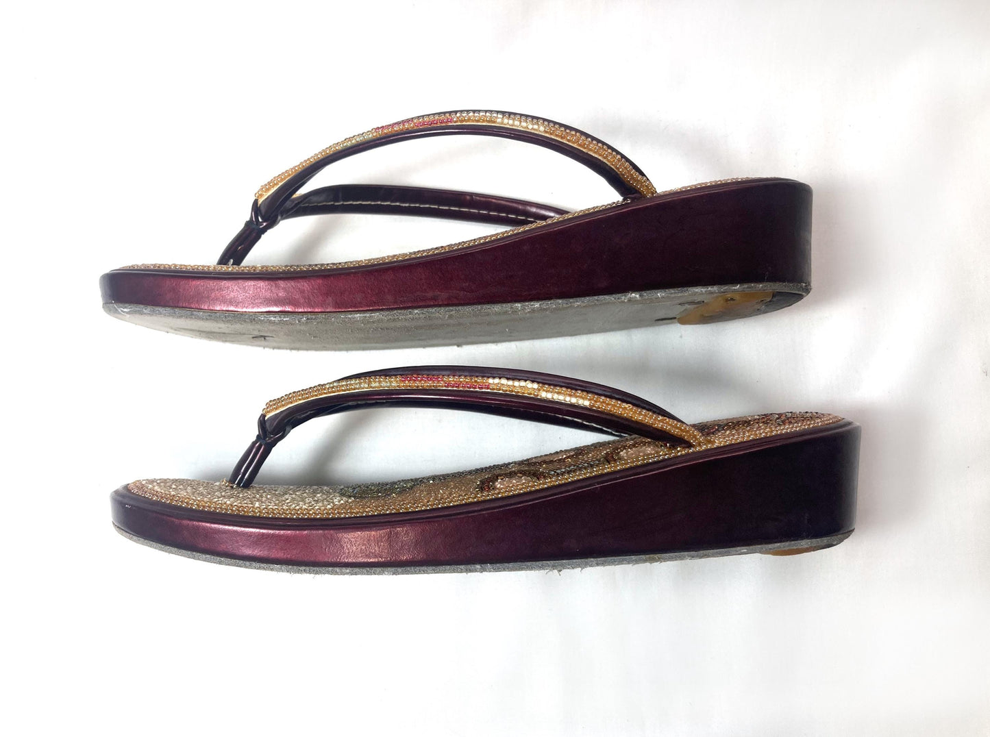 Unique vintage Japanese zori - beaded burgundy and beige art deco pattern