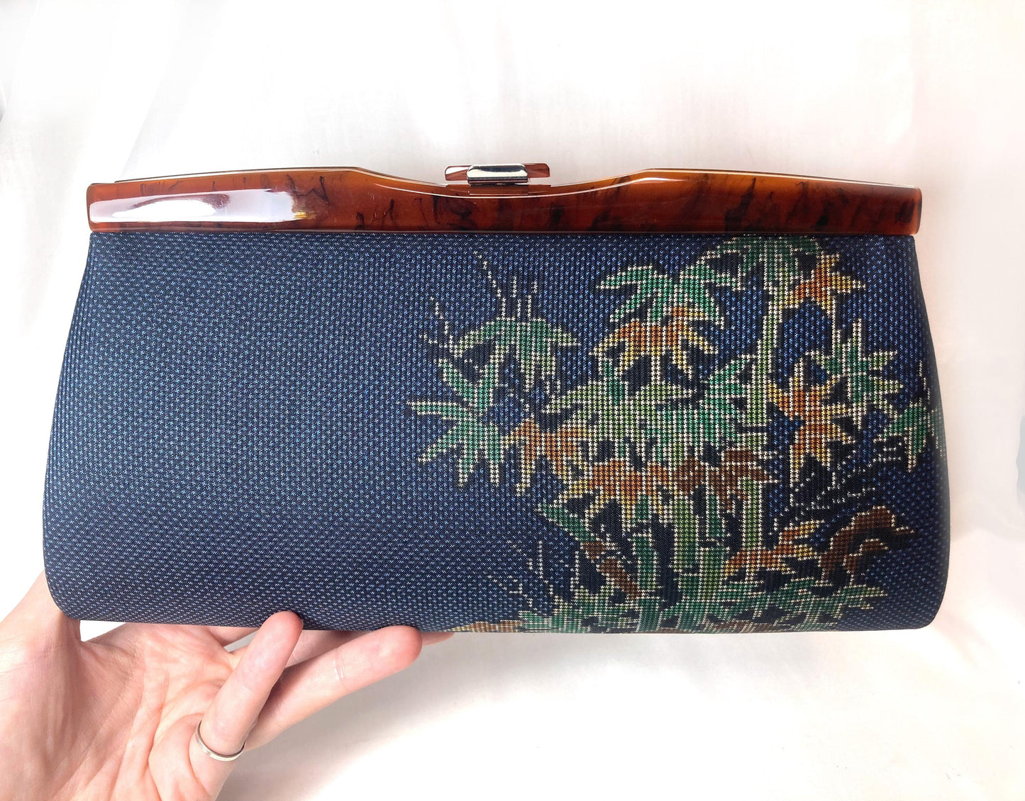 Vintage kimono handbag Ooshima tsumugi - red silk taffeta with abstract pattern