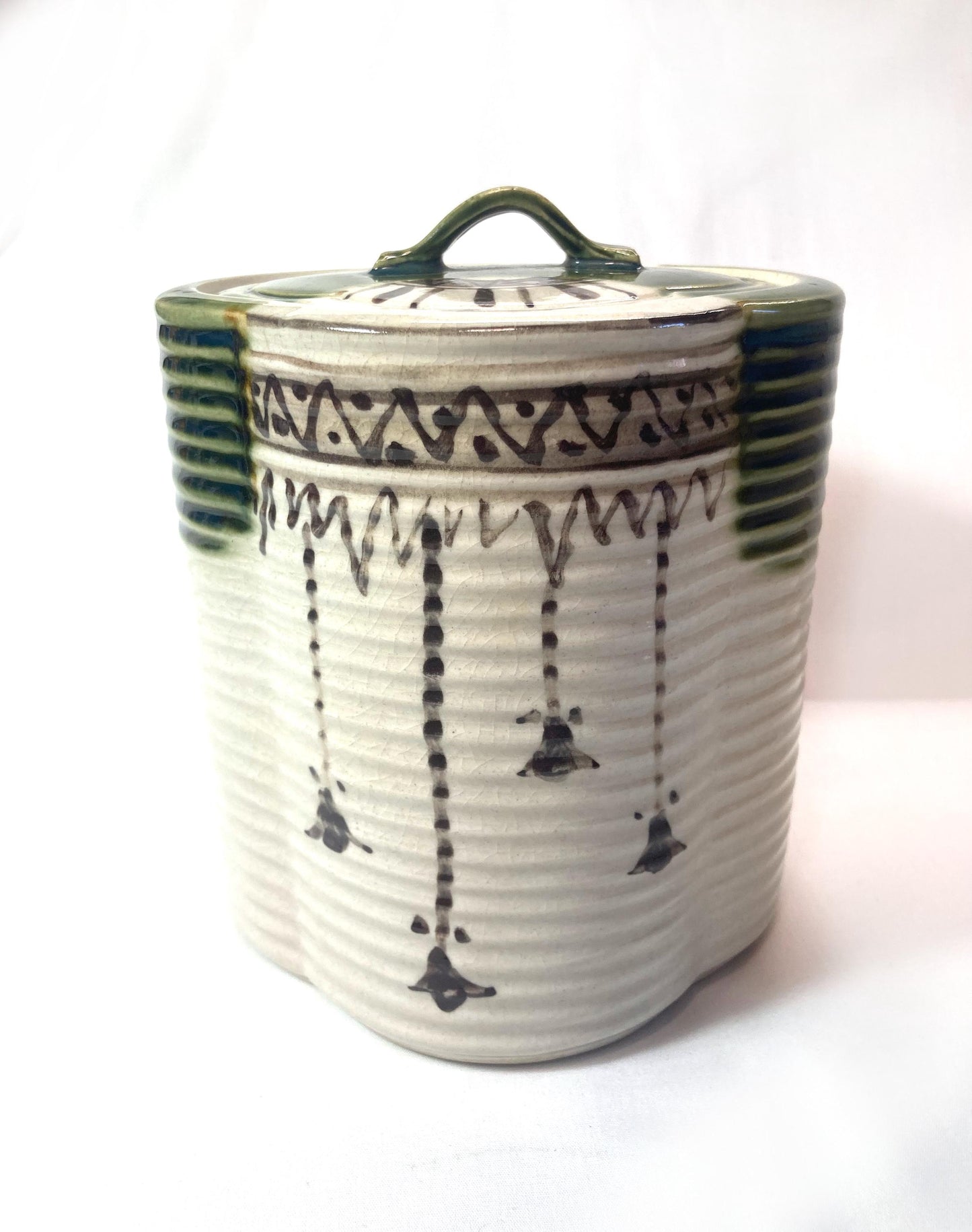 Mizusashi - water jar for tea ceremony - flower-shaped green and white jar