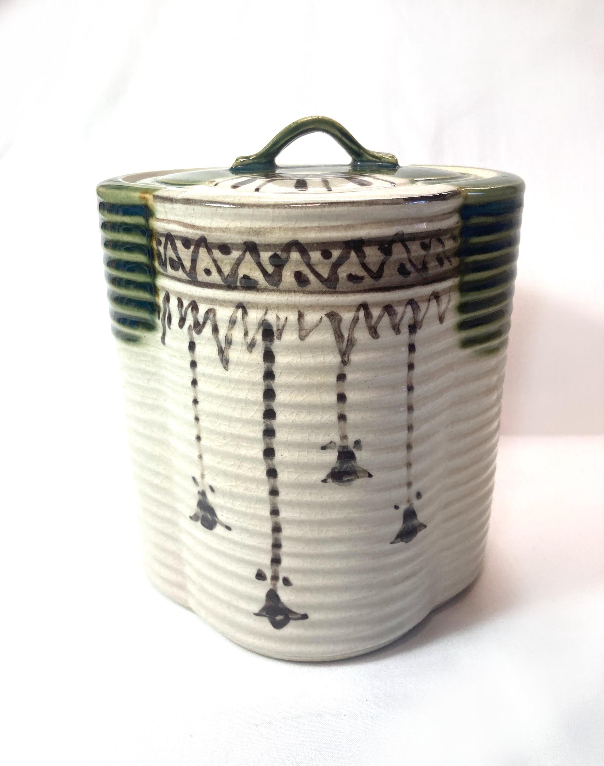 Mizusashi - water jar for tea ceremony - flower-shaped green and white jar