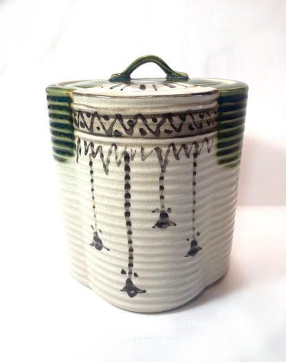 Mizusashi - water jar for tea ceremony - flower-shaped green and white jar