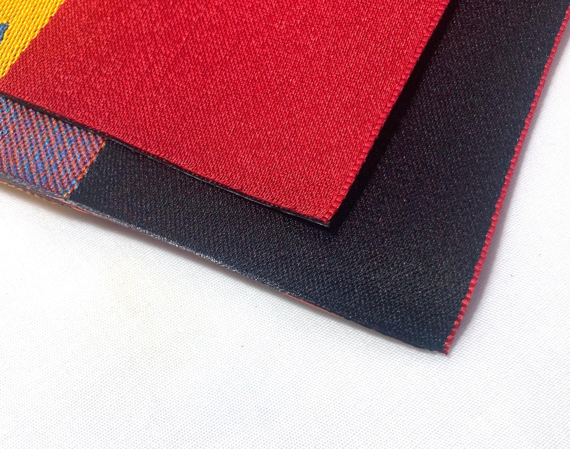 Reversible Japanese hanhaba obi - red and black with a geometric pattern