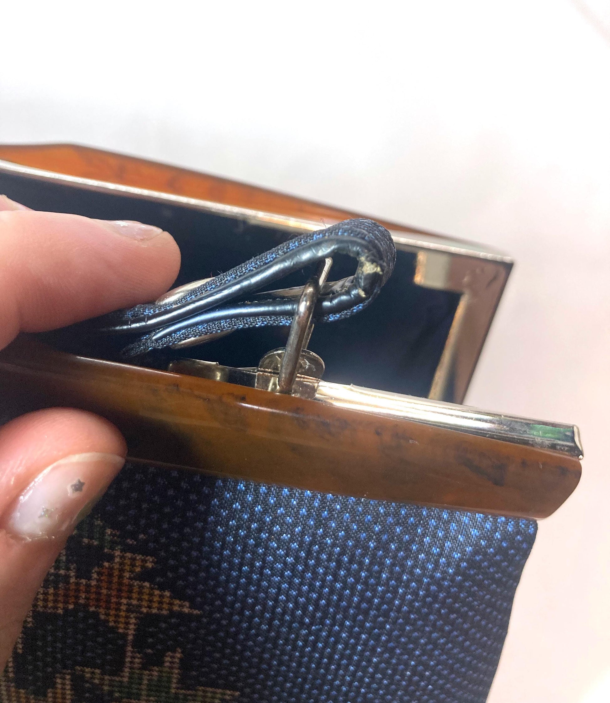 Vintage kimono handbag Ooshima tsumugi - red silk taffeta with abstract pattern