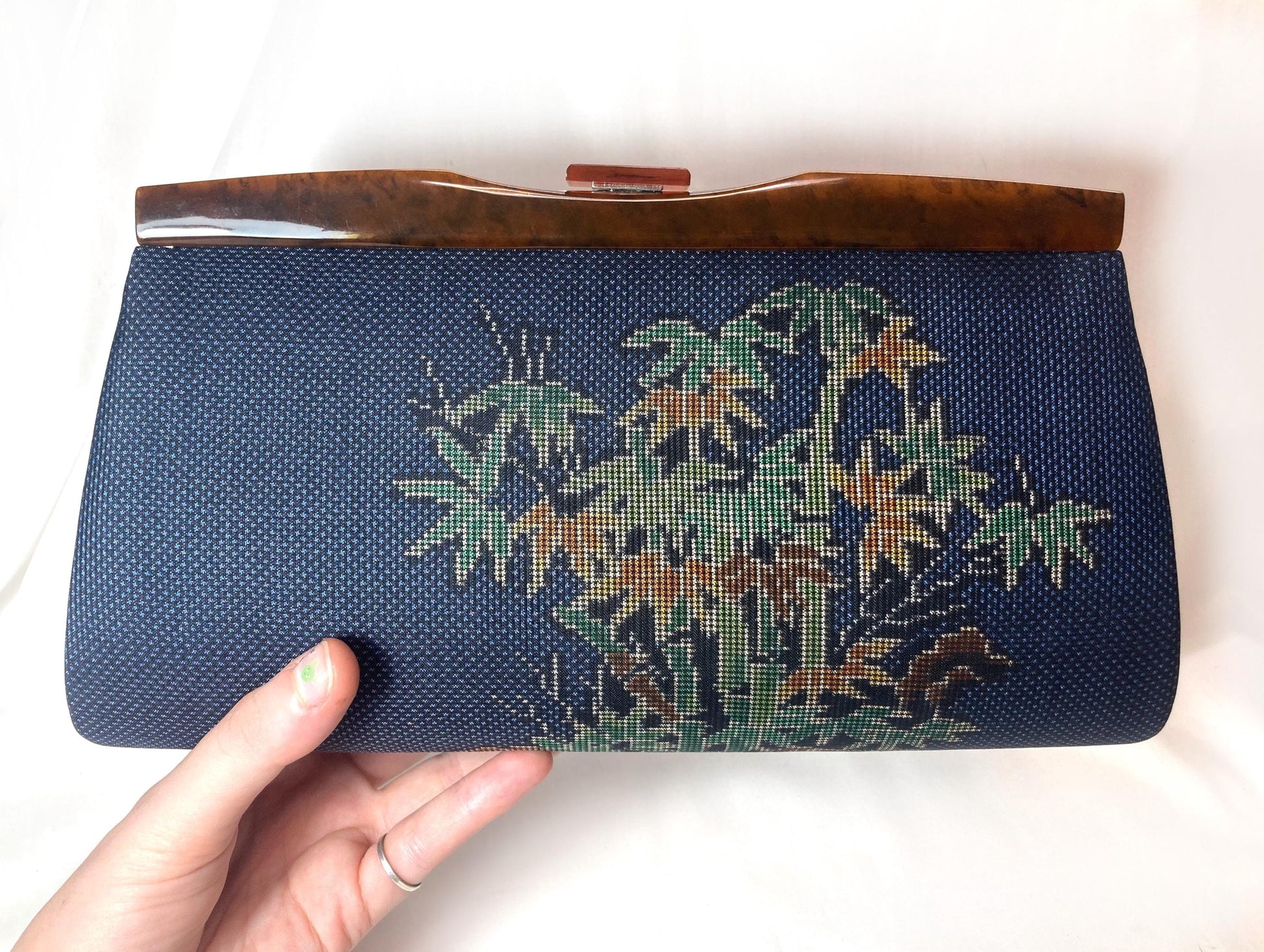 Vintage kimono handbag Ooshima tsumugi - red silk taffeta with abstract pattern