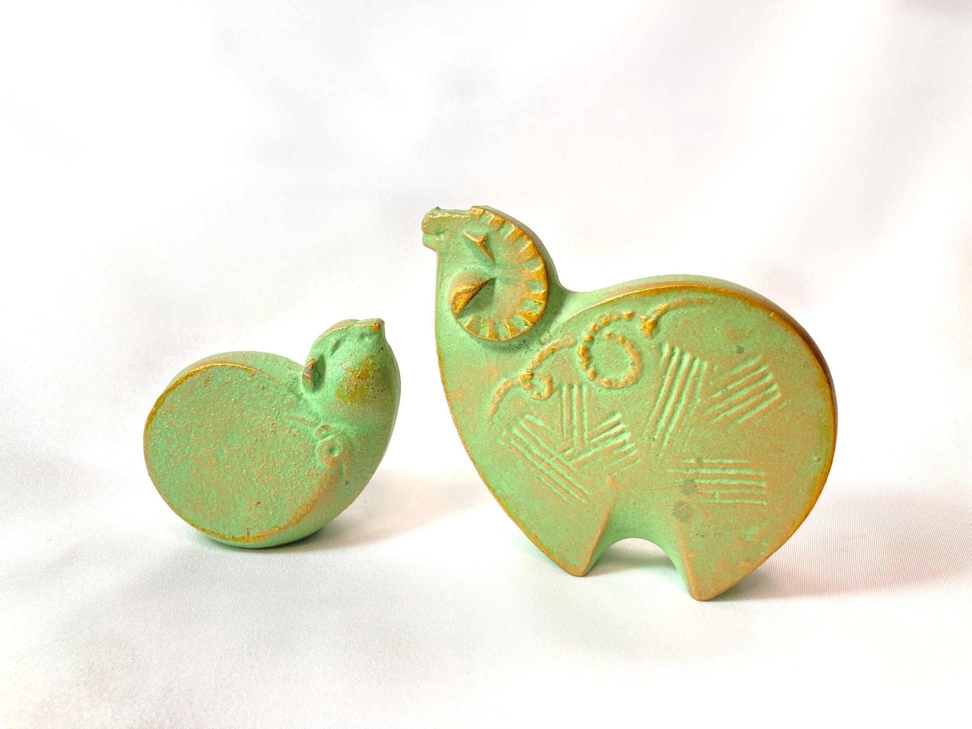 Vintage zodiac sign iron cast statuette - set of 2 sheep