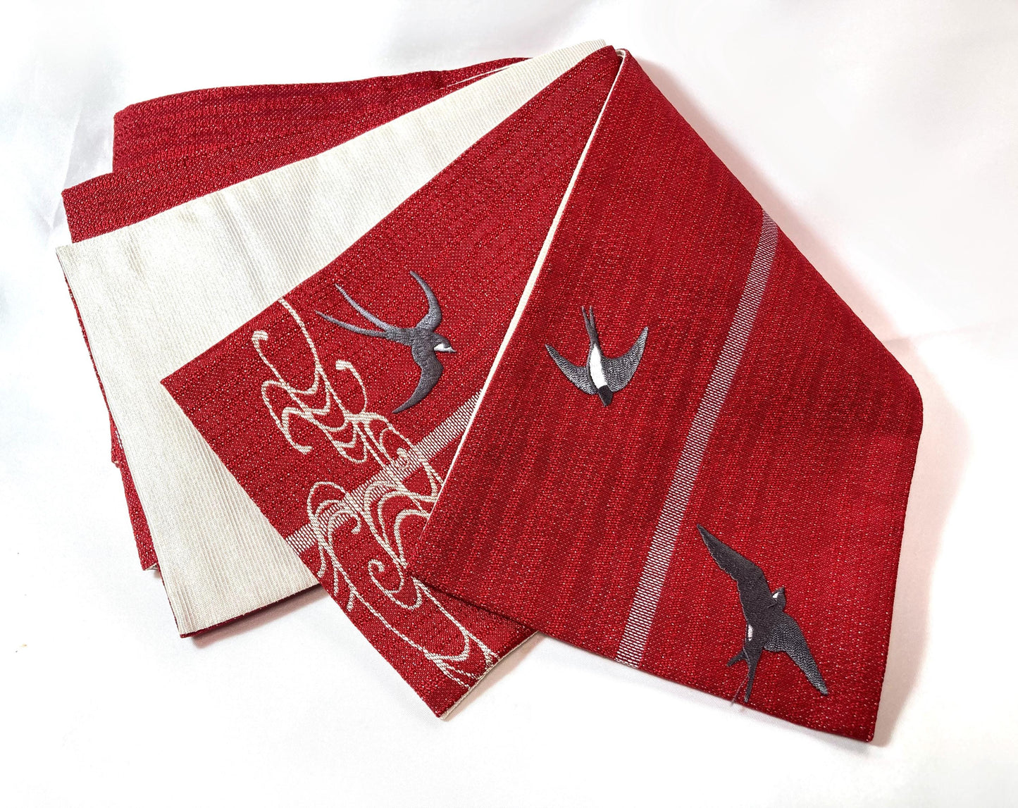 Reversible Japanese hanhaba obi - red and white with swallows
