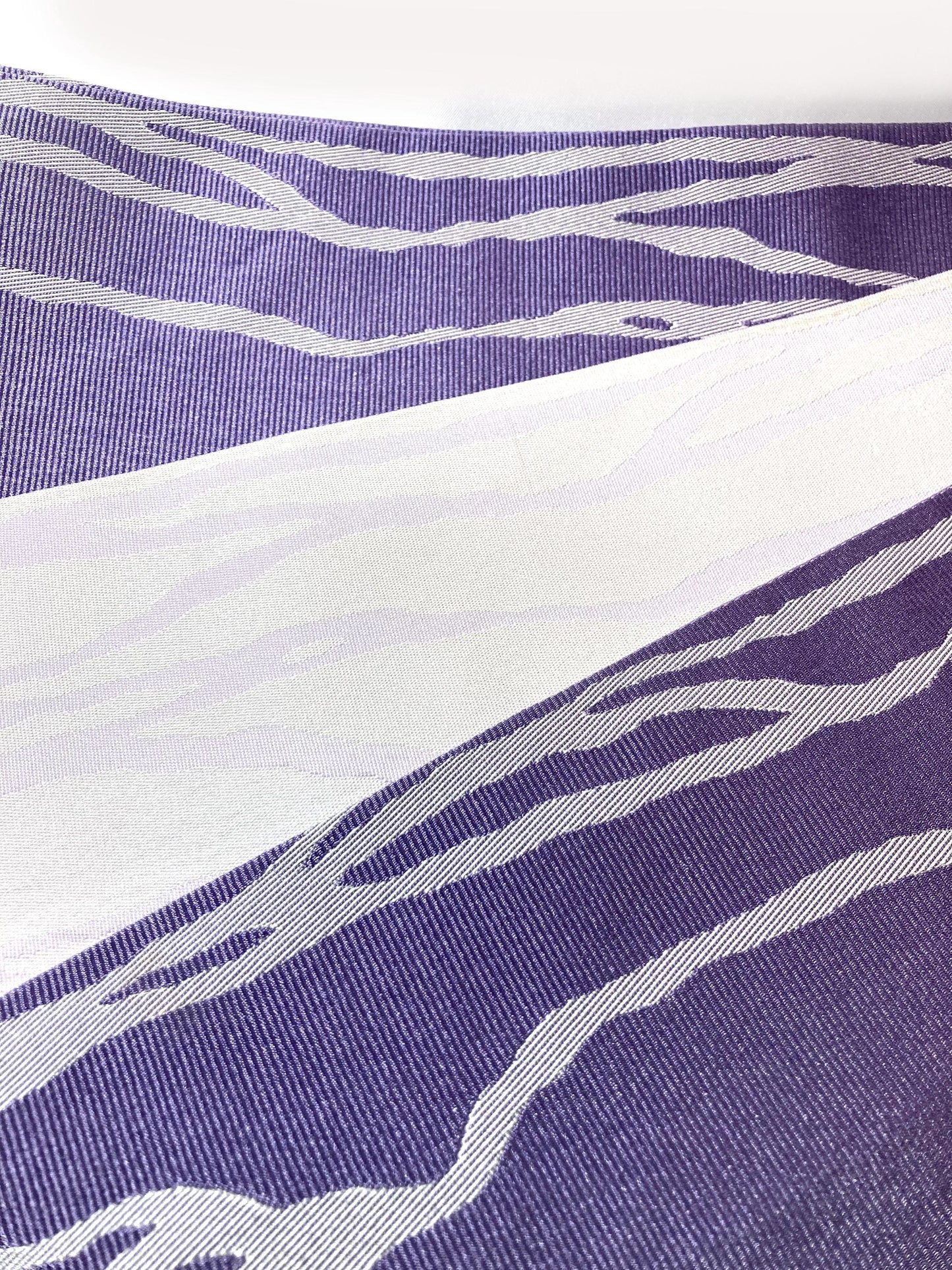 Reversible Japanese hanhaba obi - dark and light purple marble veins