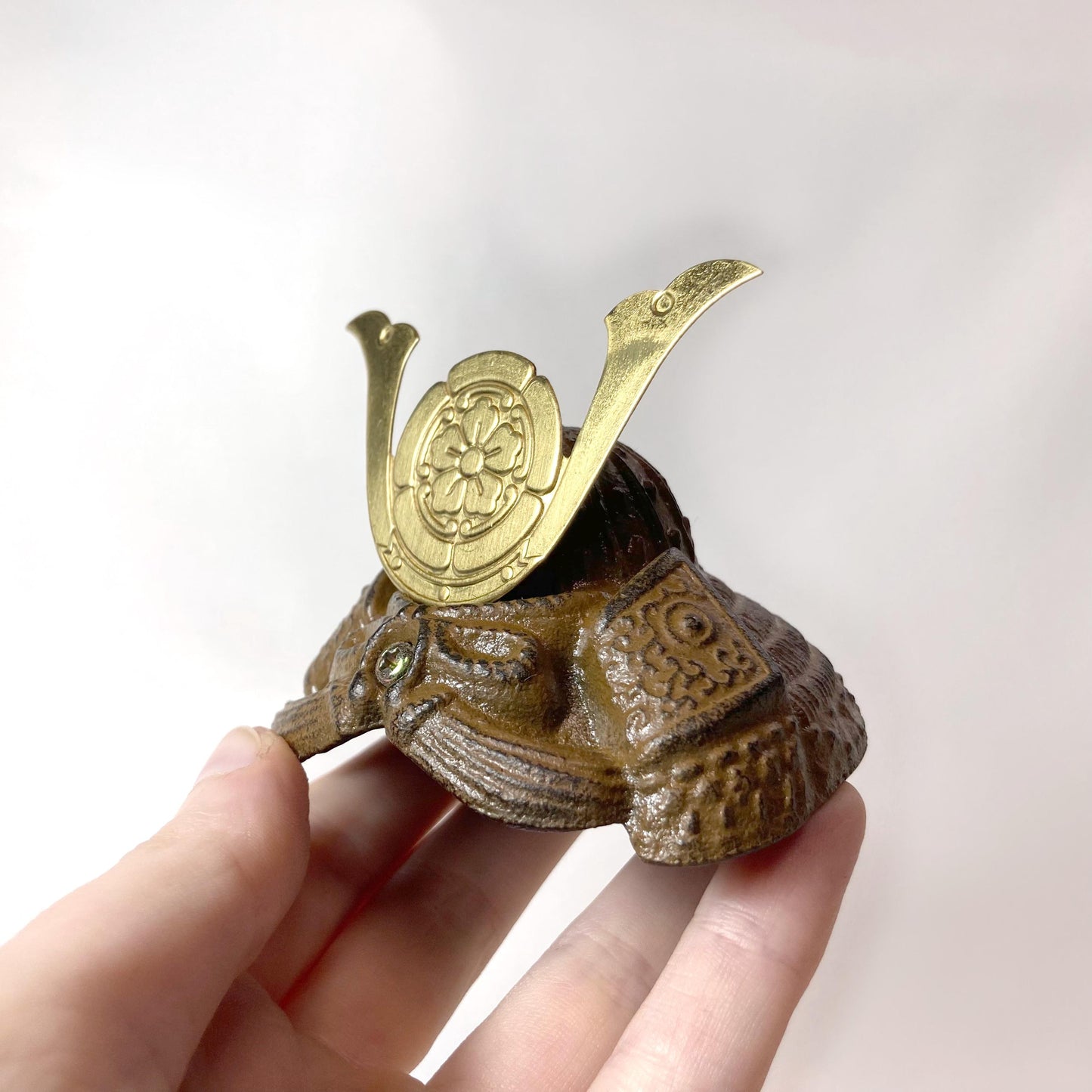 Cast iron paperweight - Japanese helmet kabuto (different types available -series 2)