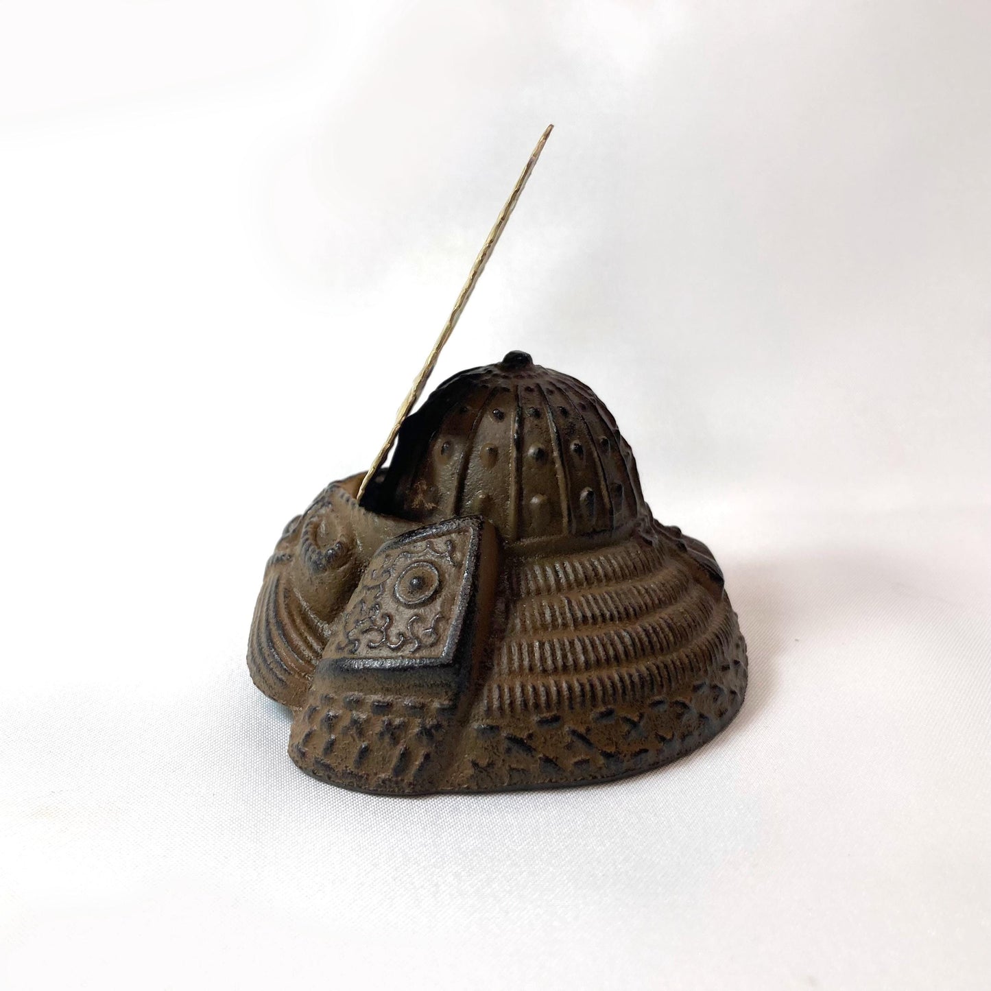 Cast iron paperweight - Japanese helmet kabuto (different types available -series 2)