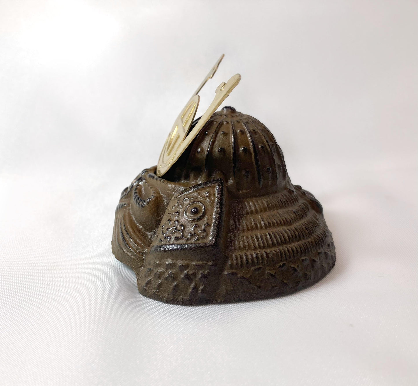 Cast iron paperweight - Japanese helmet kabuto (different types available -series 2)
