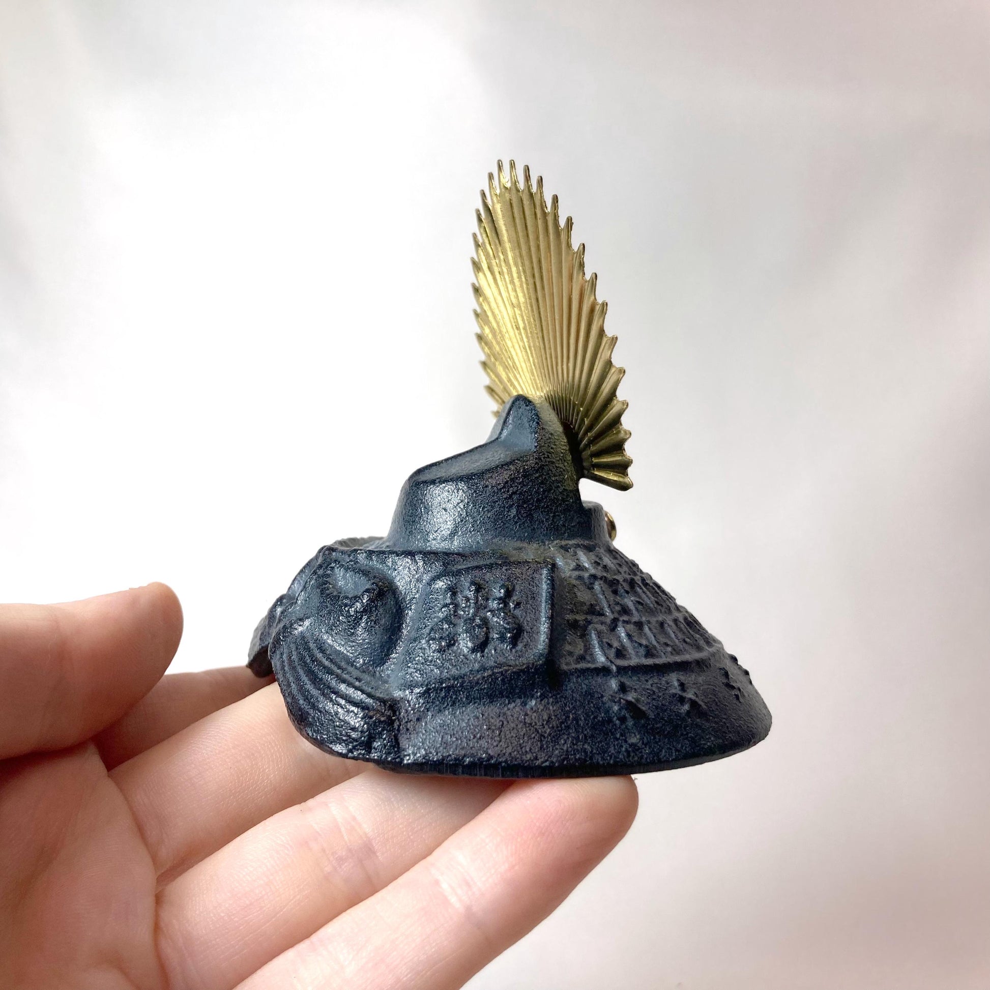 Cast iron paperweight - Japanese helmet kabuto (different types available -series 2)
