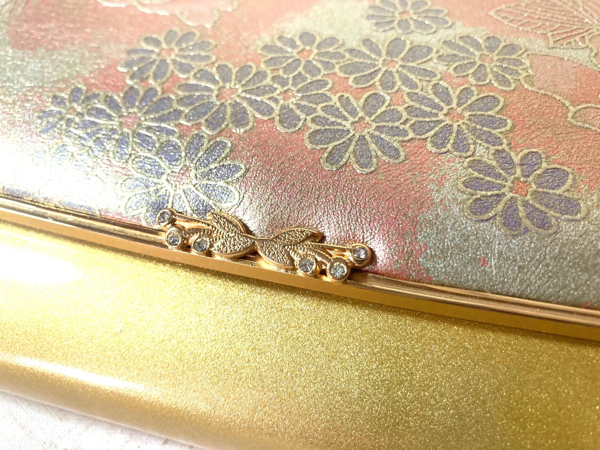 Vintage kimono handbag - golden patent leather with floral pattern and rhinestone accent