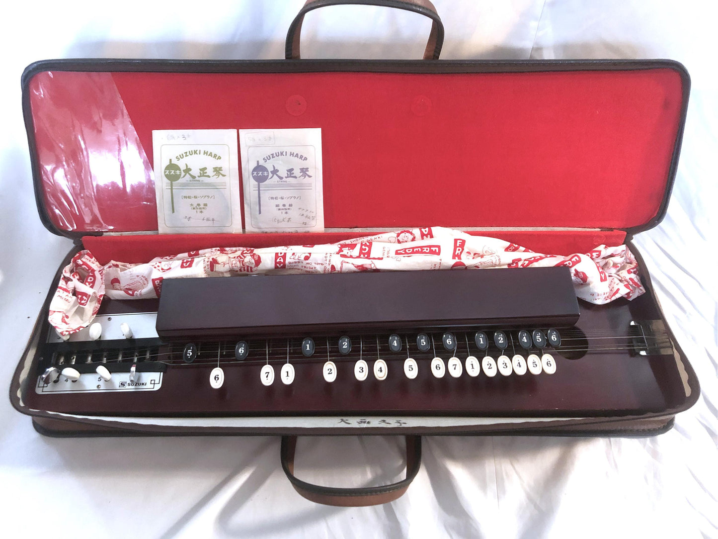 Vitnage Japanese harp - Suzuki Matsu - acoustic taishogoto harp with soft case