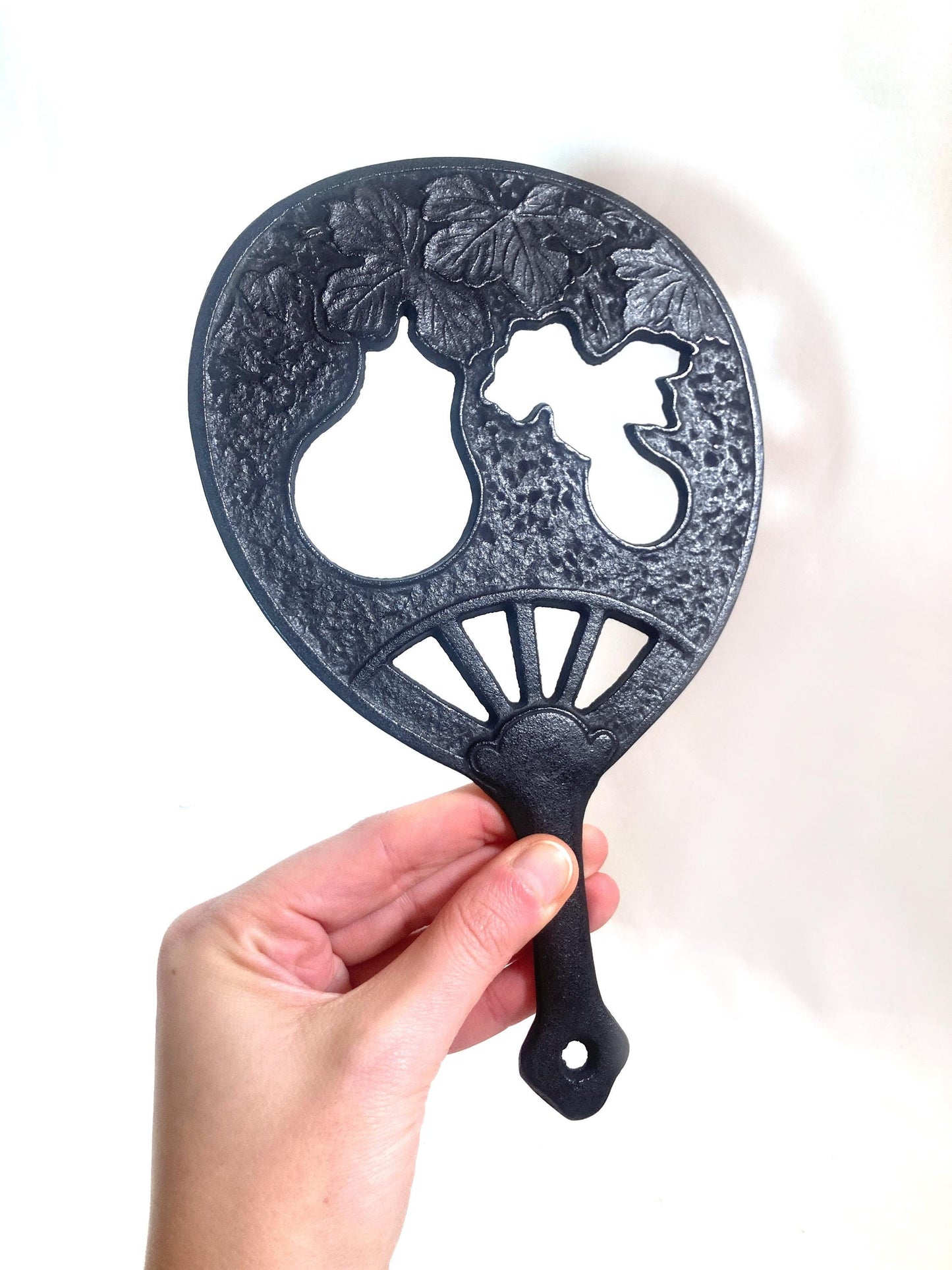 Iron cast Japanese incense burner - uchiwa handfan
