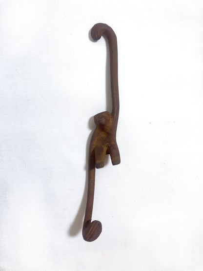 Hanging ikebana vase - monkey reaching for a moon (full moon - M size)