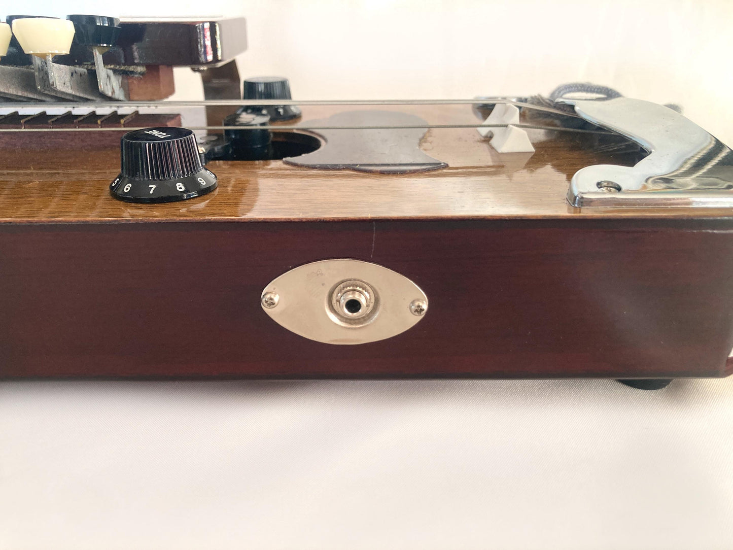 Taishōgoto harp (大正琴) "Momiji" with tone and volume adjustment in a hard case