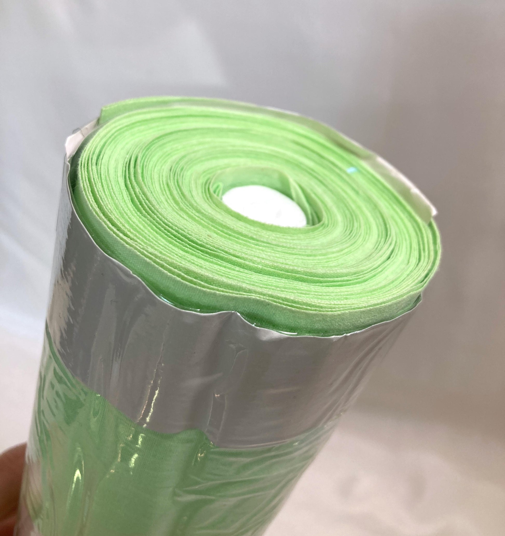 Vintage tanmono - yukata fabric bolt - light green and pink flowers