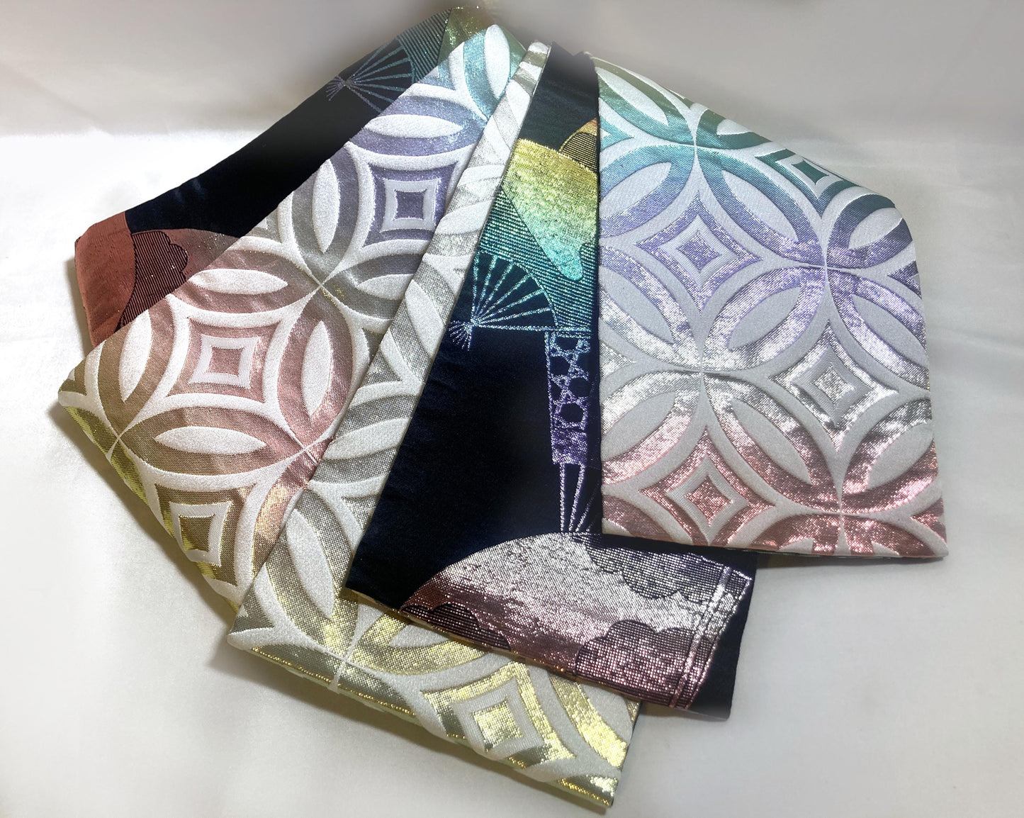 Reversible hanhaba obi - Black and white with rainbow pattern - obi for dancing