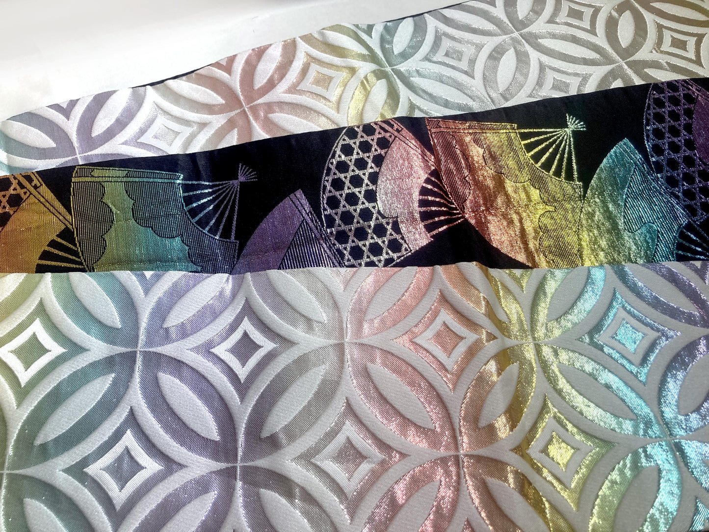 Reversible hanhaba obi - Black and white with rainbow pattern - obi for dancing