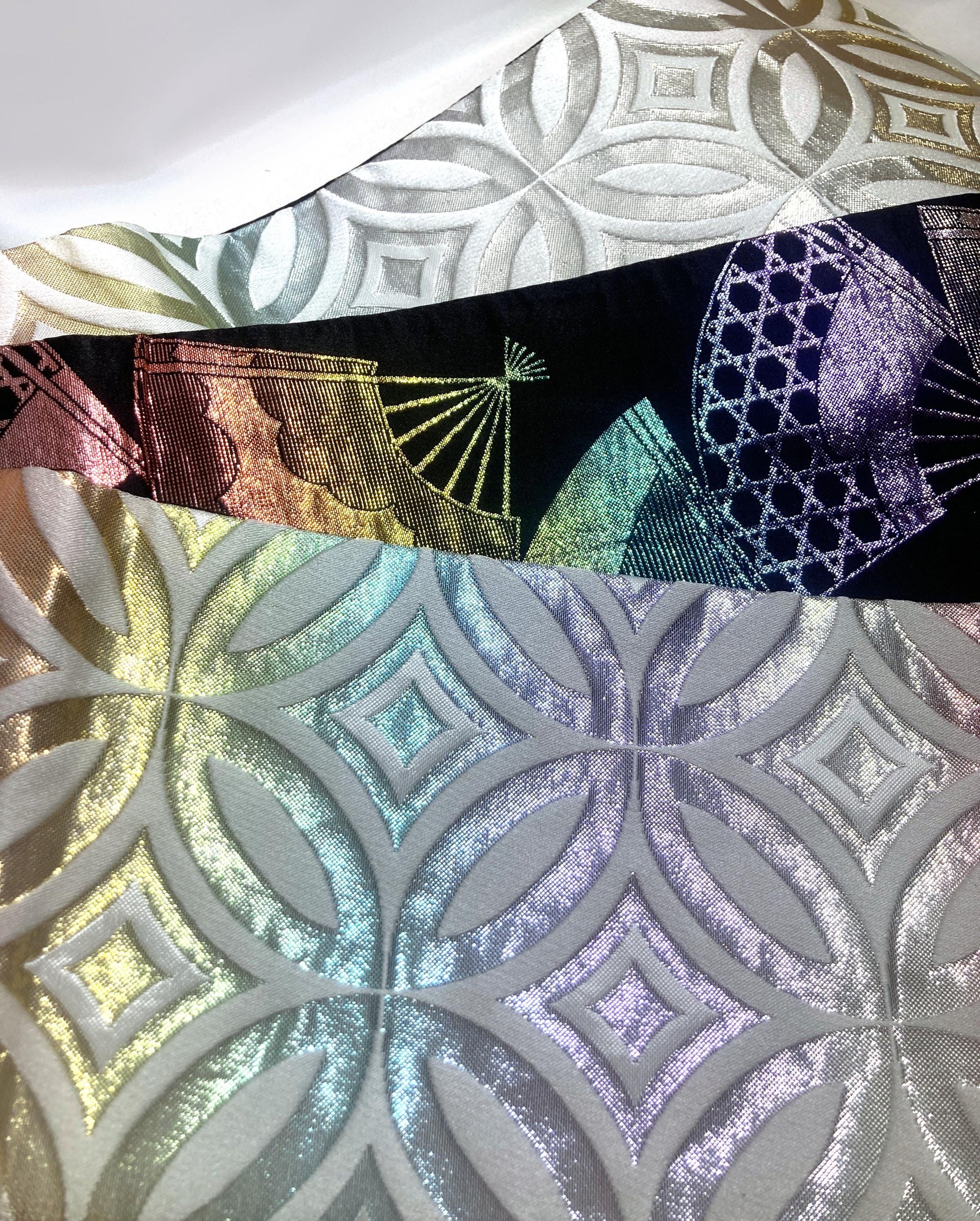 Reversible hanhaba obi - Black and white with rainbow pattern - obi for dancing