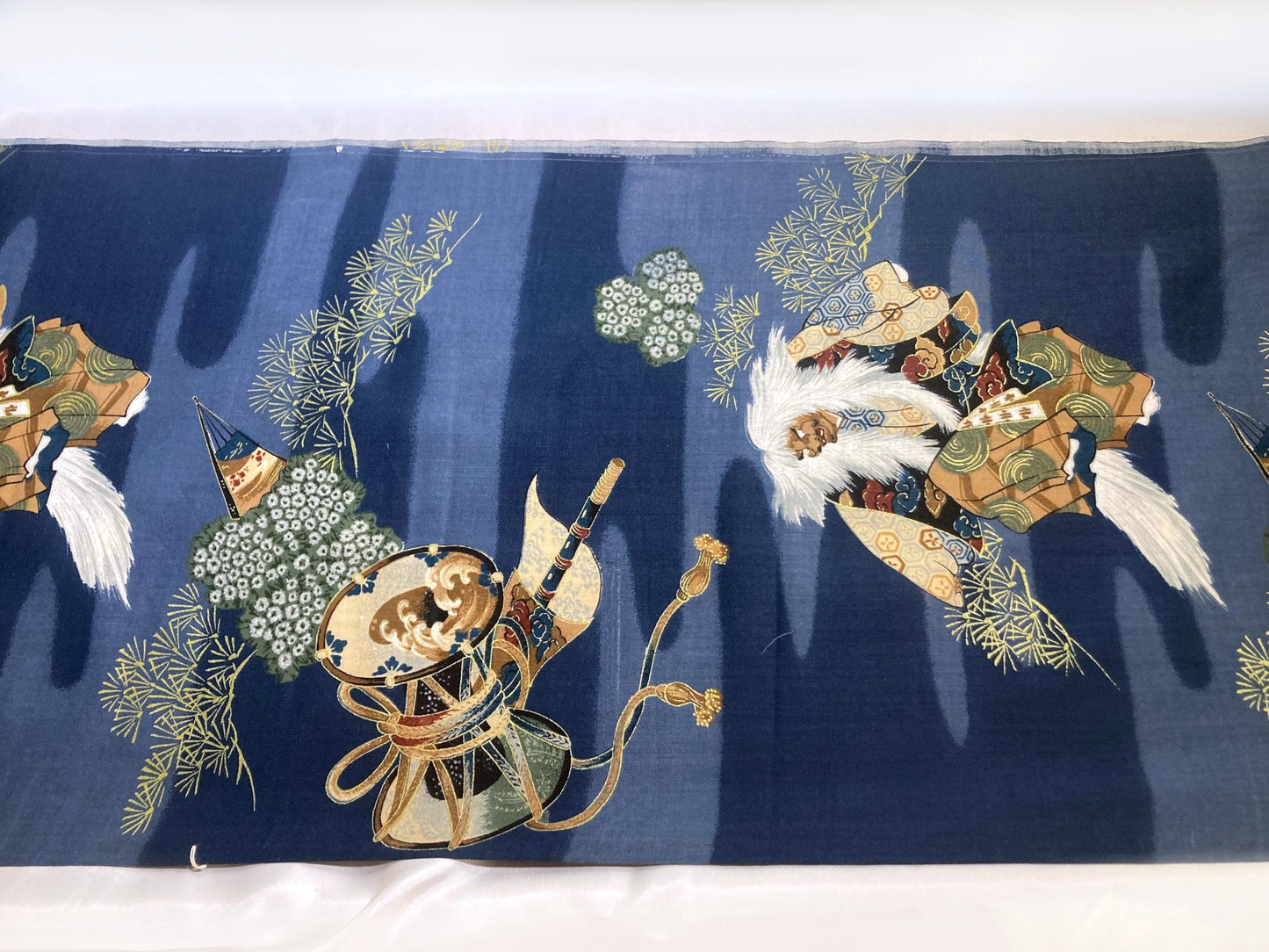 Vintage tanmono - wool muslin fabric bolt - kabuki pattern